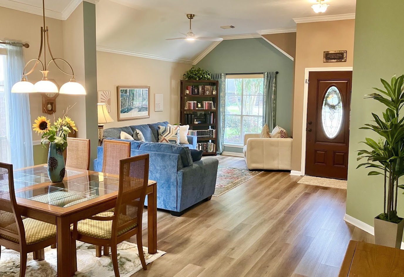 1610 Diamond Brook Drive Property Photo 3