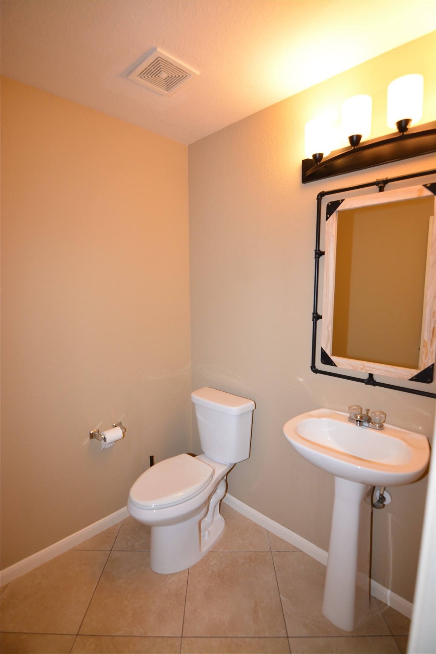 3903 Brighton Springs Lane Property Photo 12