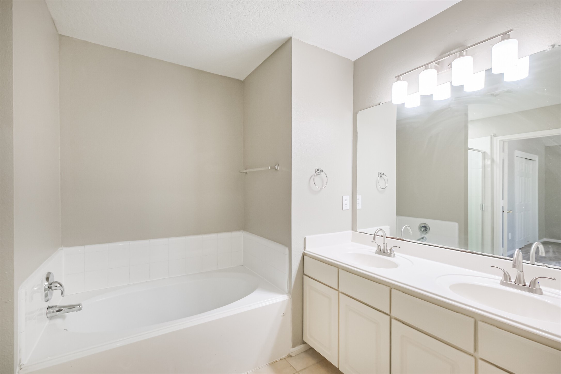 5626 Calm Court Property Photo 24