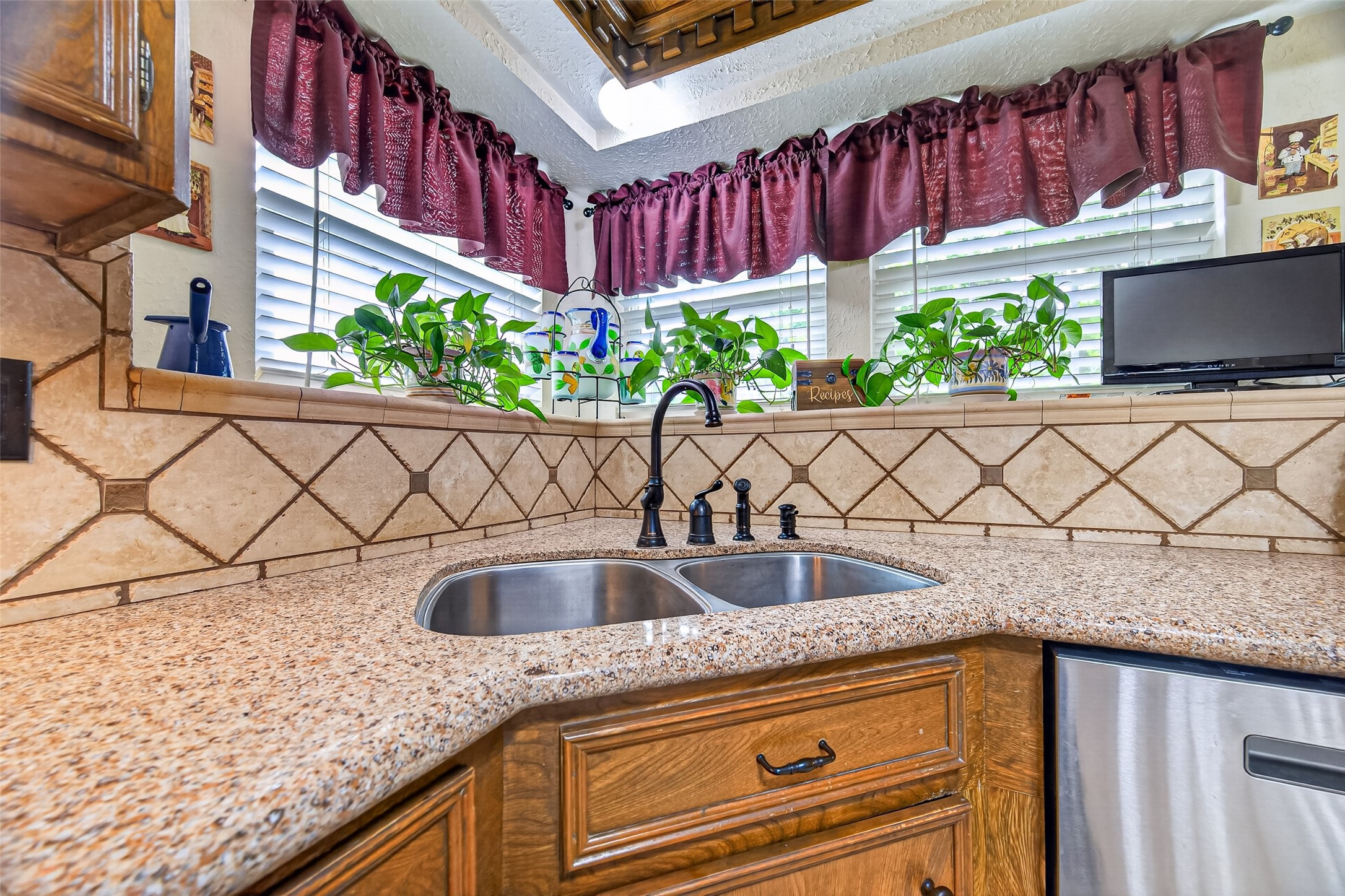 16217 Lakeview Drive Property Photo 10