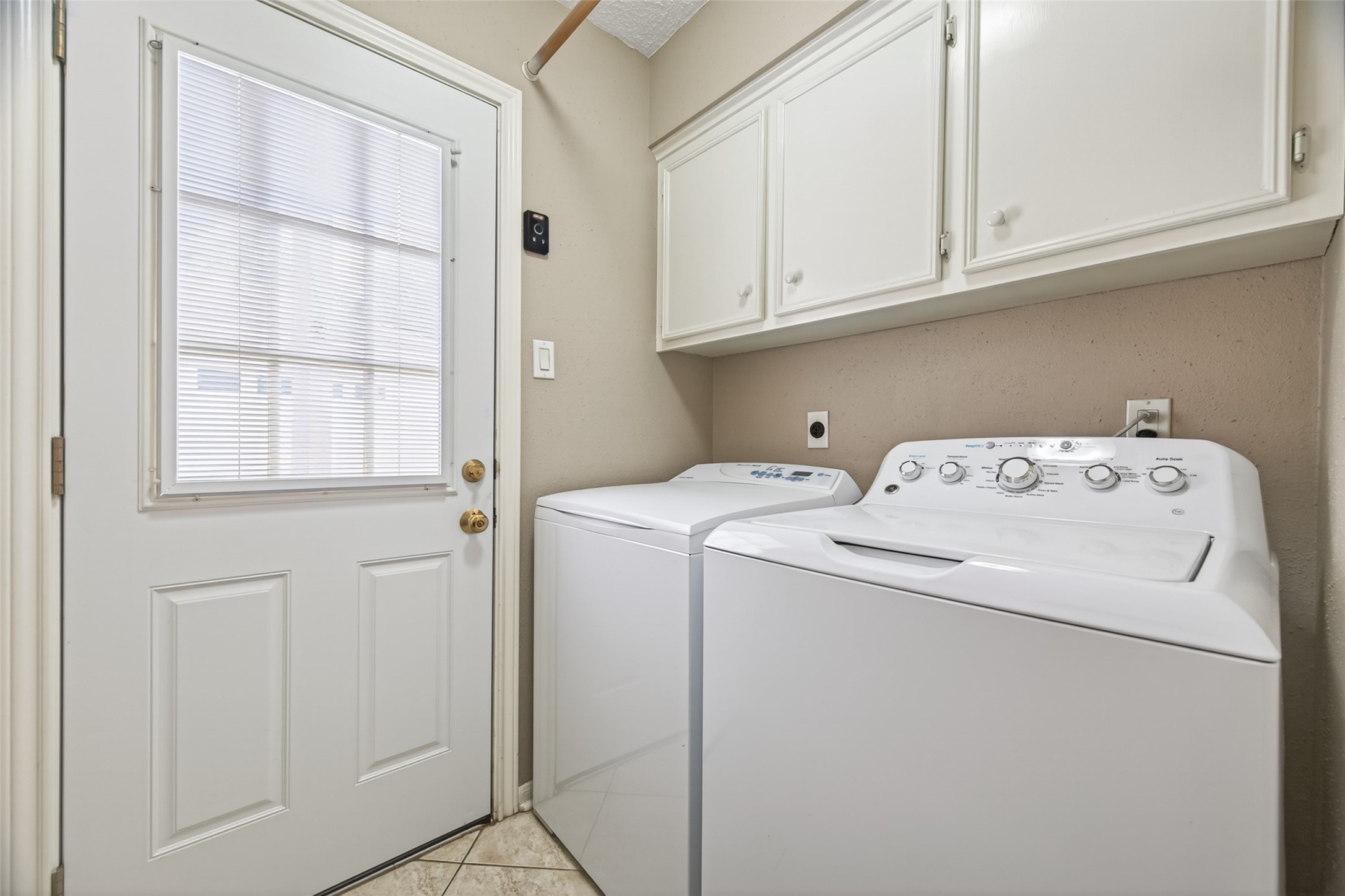 16217 Lakeview Drive Property Photo 16