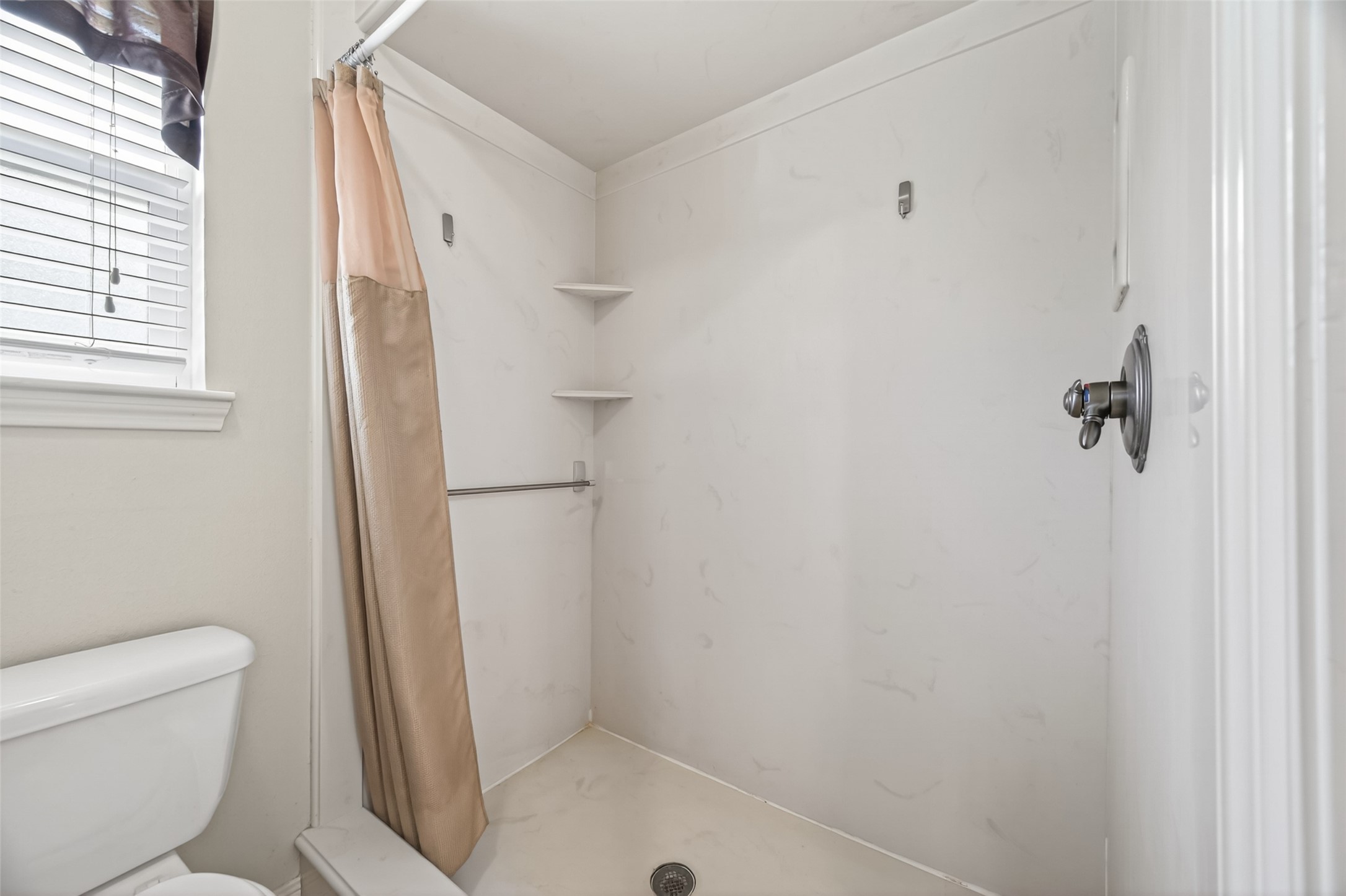 16217 Lakeview Drive Property Photo 26