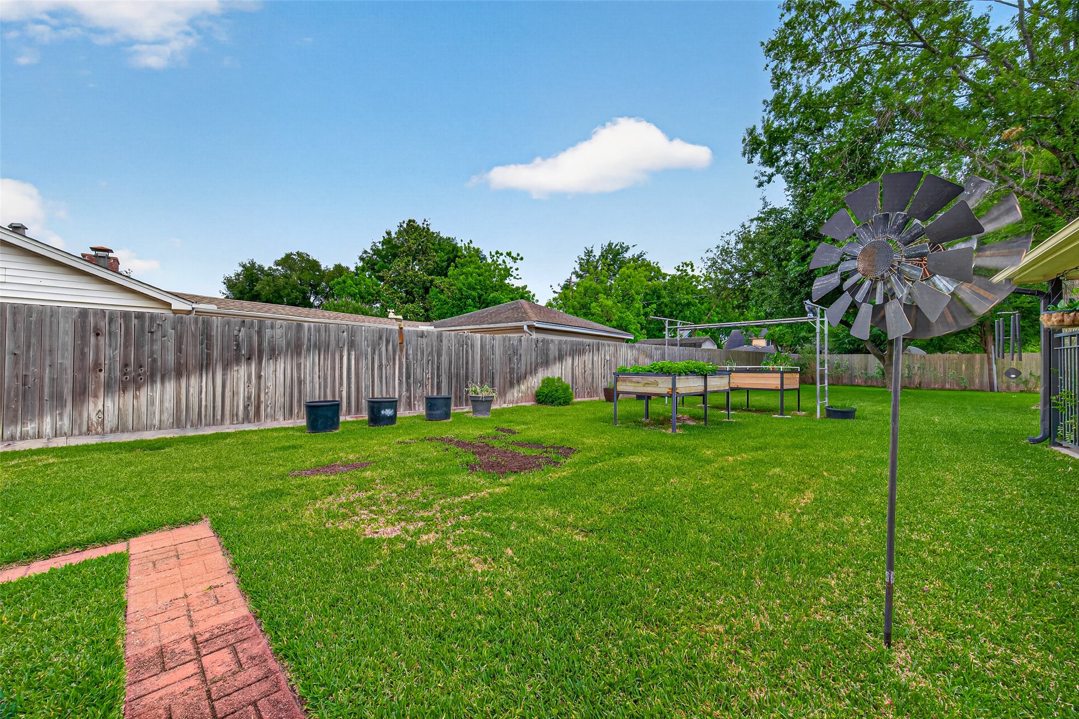16217 Lakeview Drive Property Photo 37