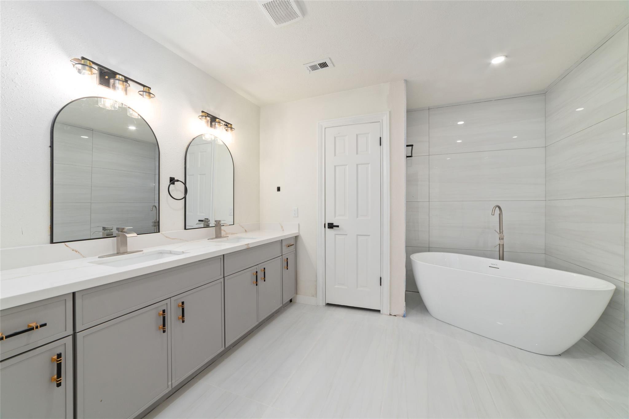 8322 Oak Moss Drive Property Photo 21