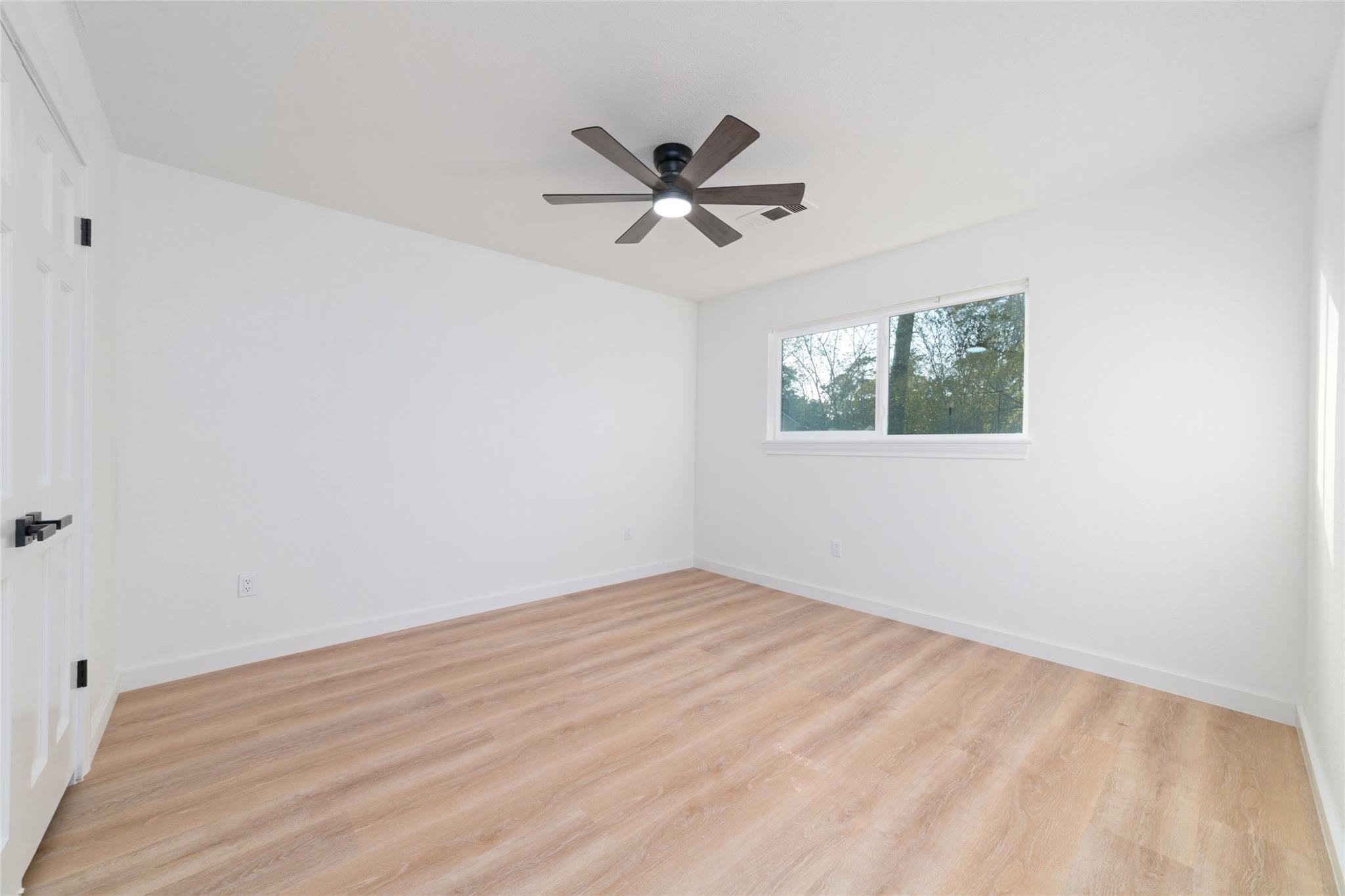 8322 Oak Moss Drive Property Photo 24