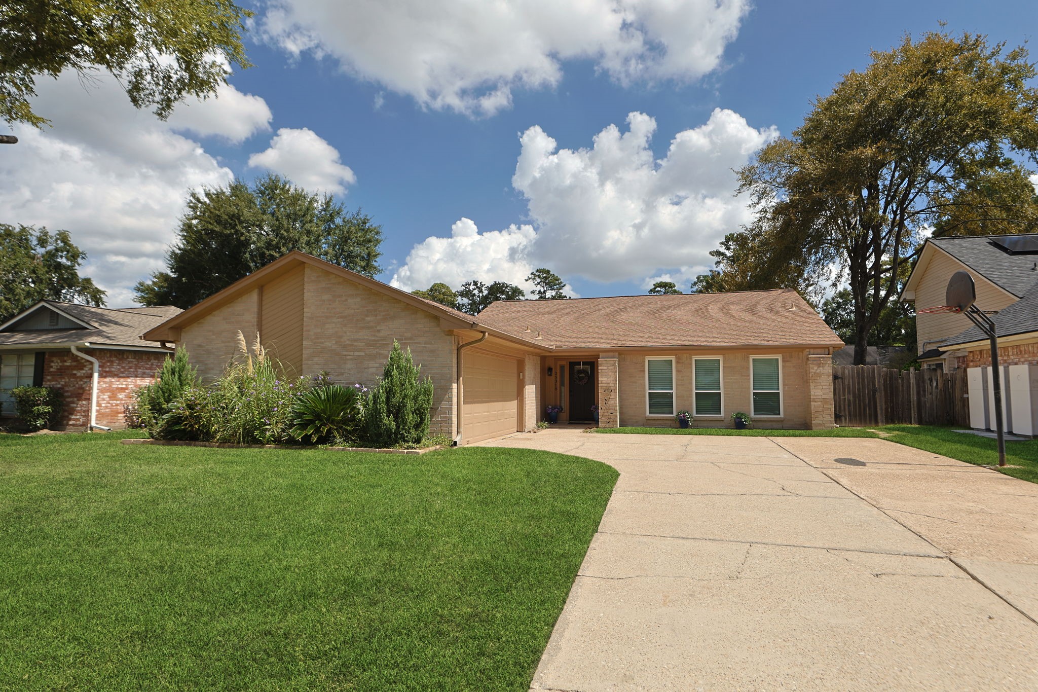 25318 Sugar Valley Lane Property Photo 2