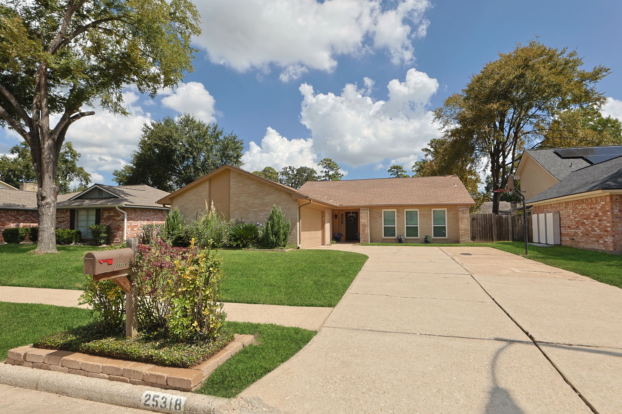 25318 Sugar Valley Lane Property Photo 3