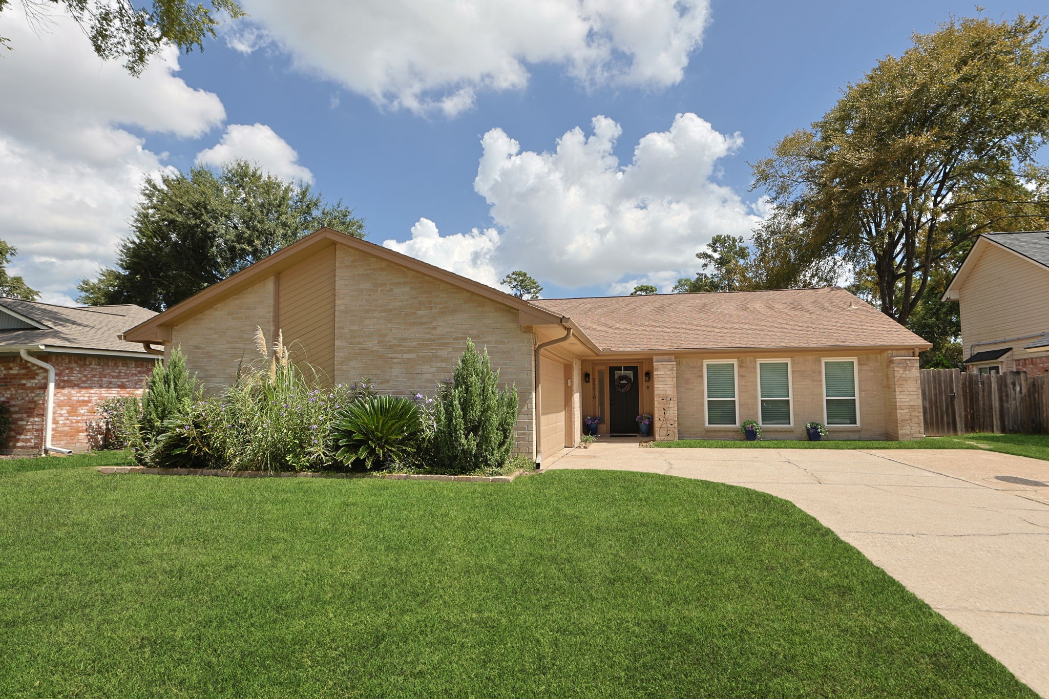 25318 Sugar Valley Lane Property Photo 4