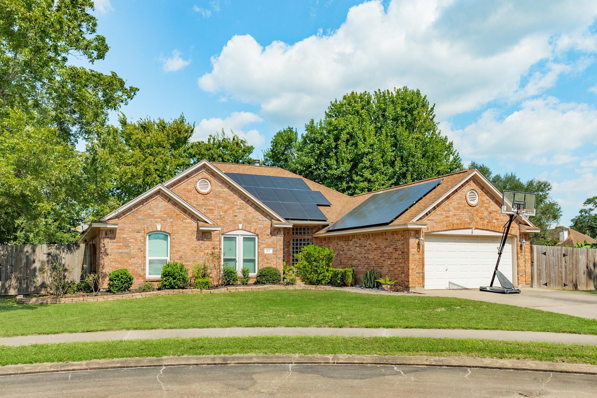 57 Peppermint Court, Lake Jackson Tx 77566 Property Photo 1