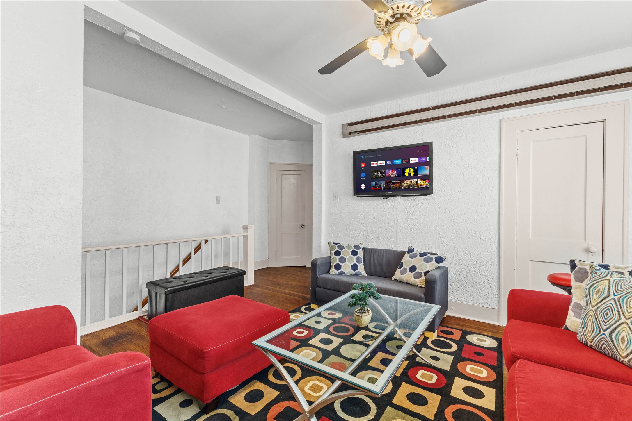 2511 Whitney B Property Photo 4