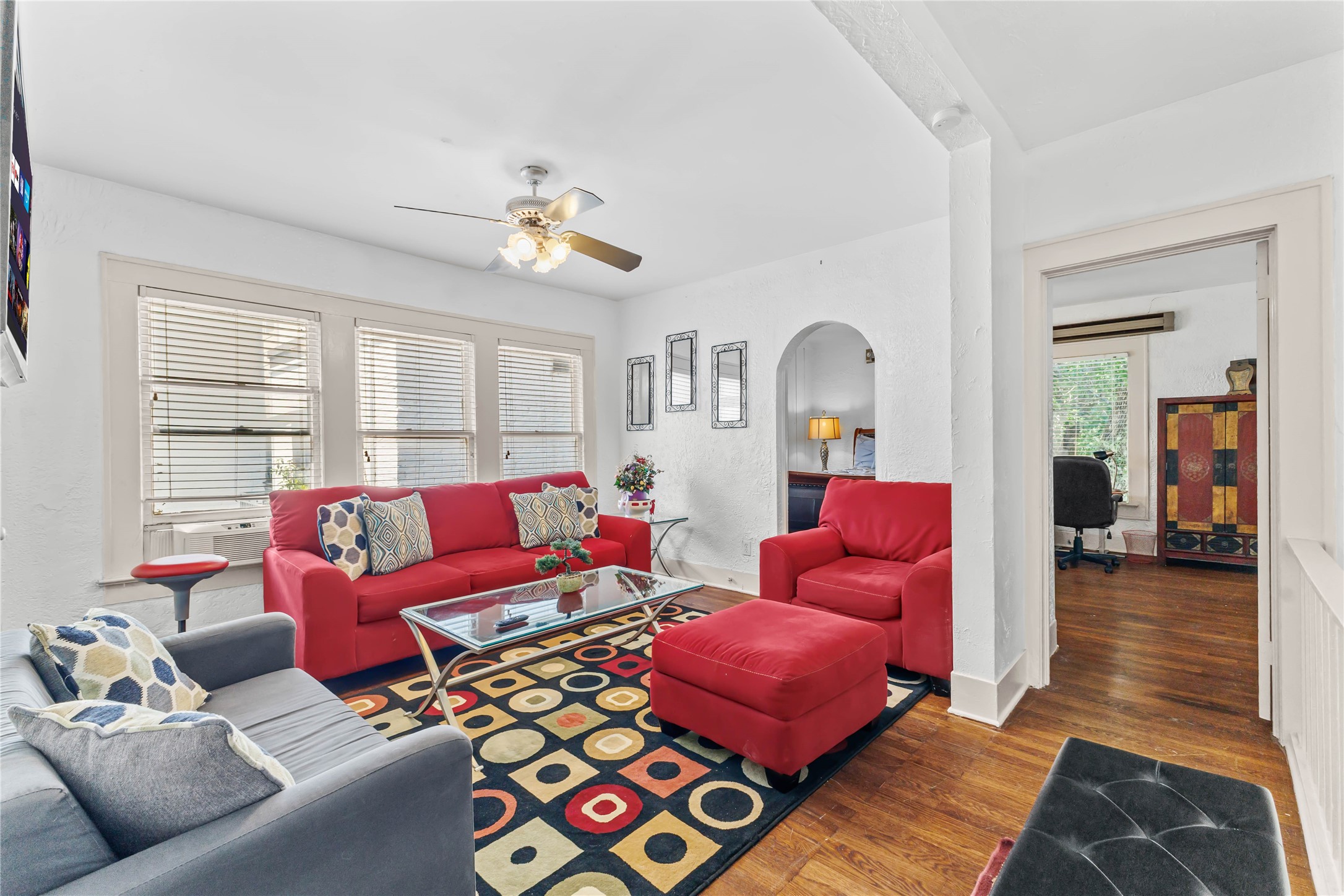 2511 Whitney B Property Photo 9
