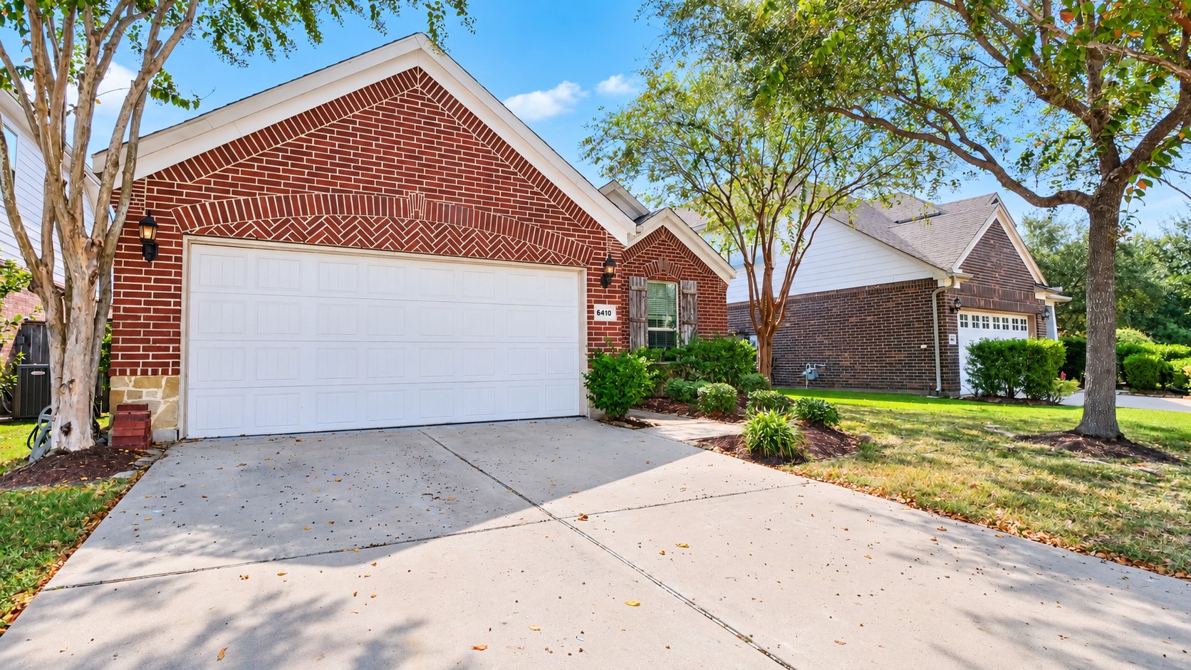 6410 Burgess Heights Lane Property Photo 2