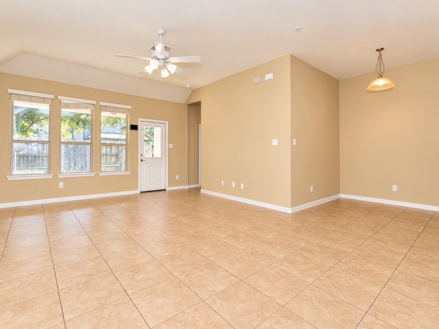 6410 Burgess Heights Lane Property Photo 4