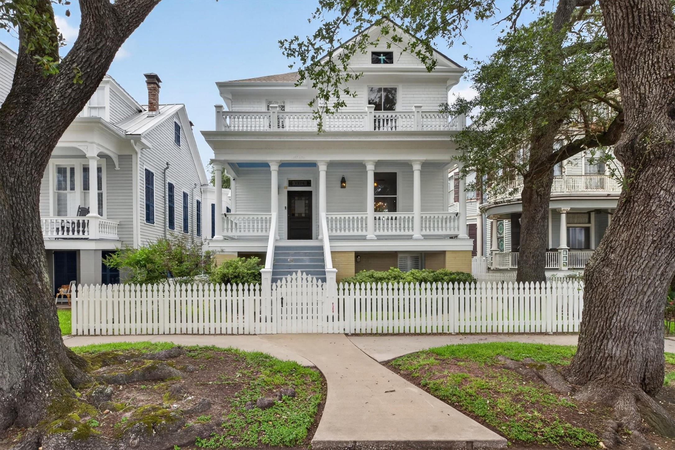 1324 Sealy Street Property Photo 1