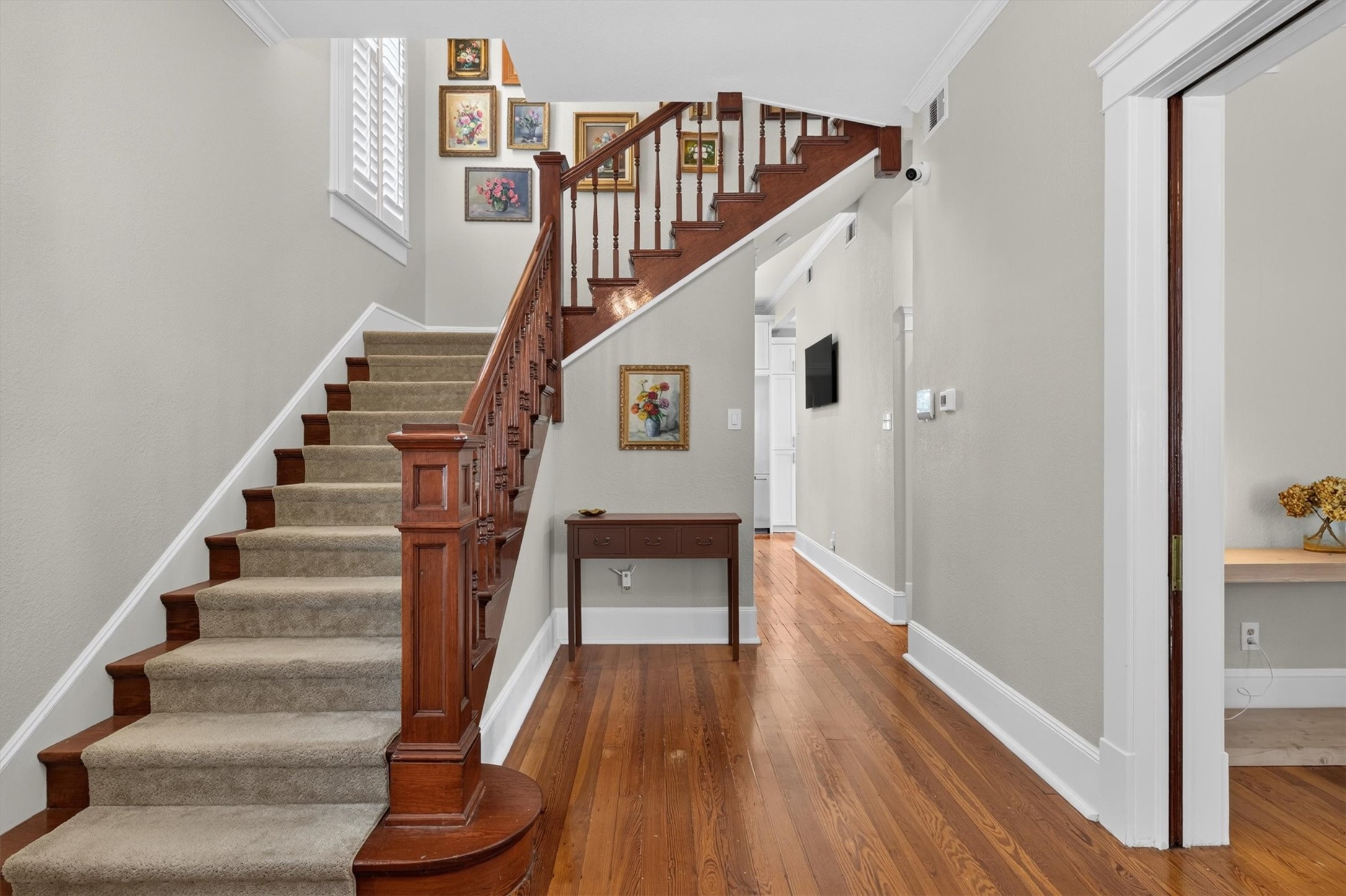 1324 Sealy Street Property Photo 4