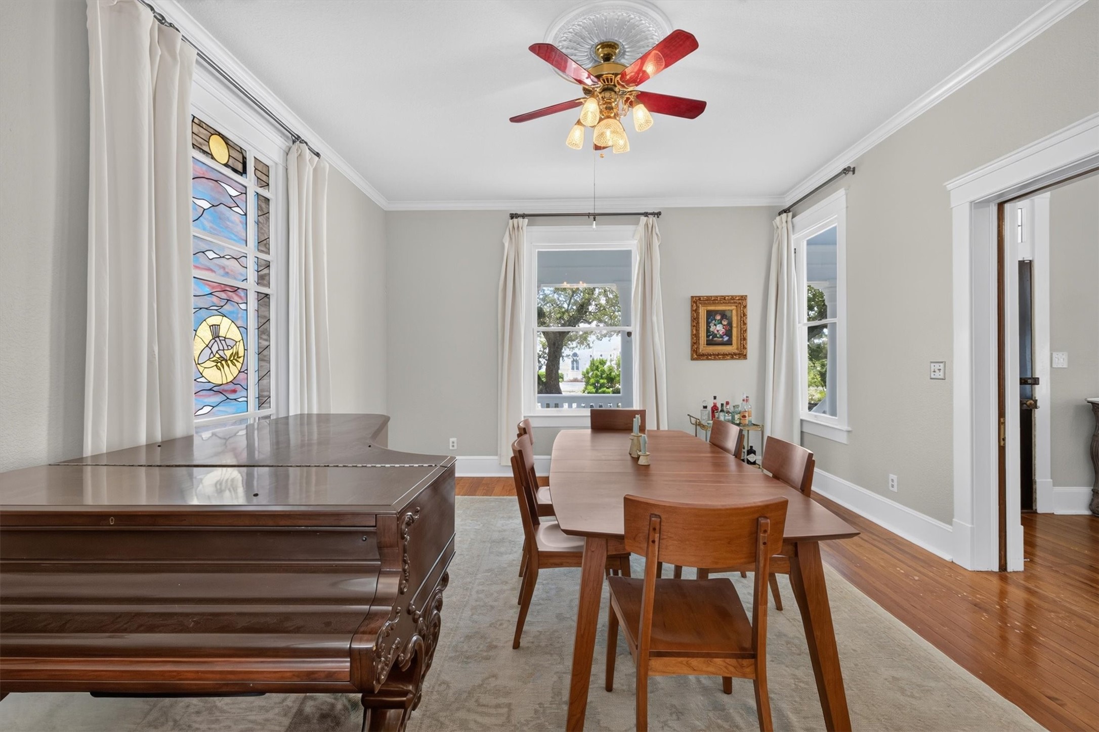 1324 Sealy Street Property Photo 6