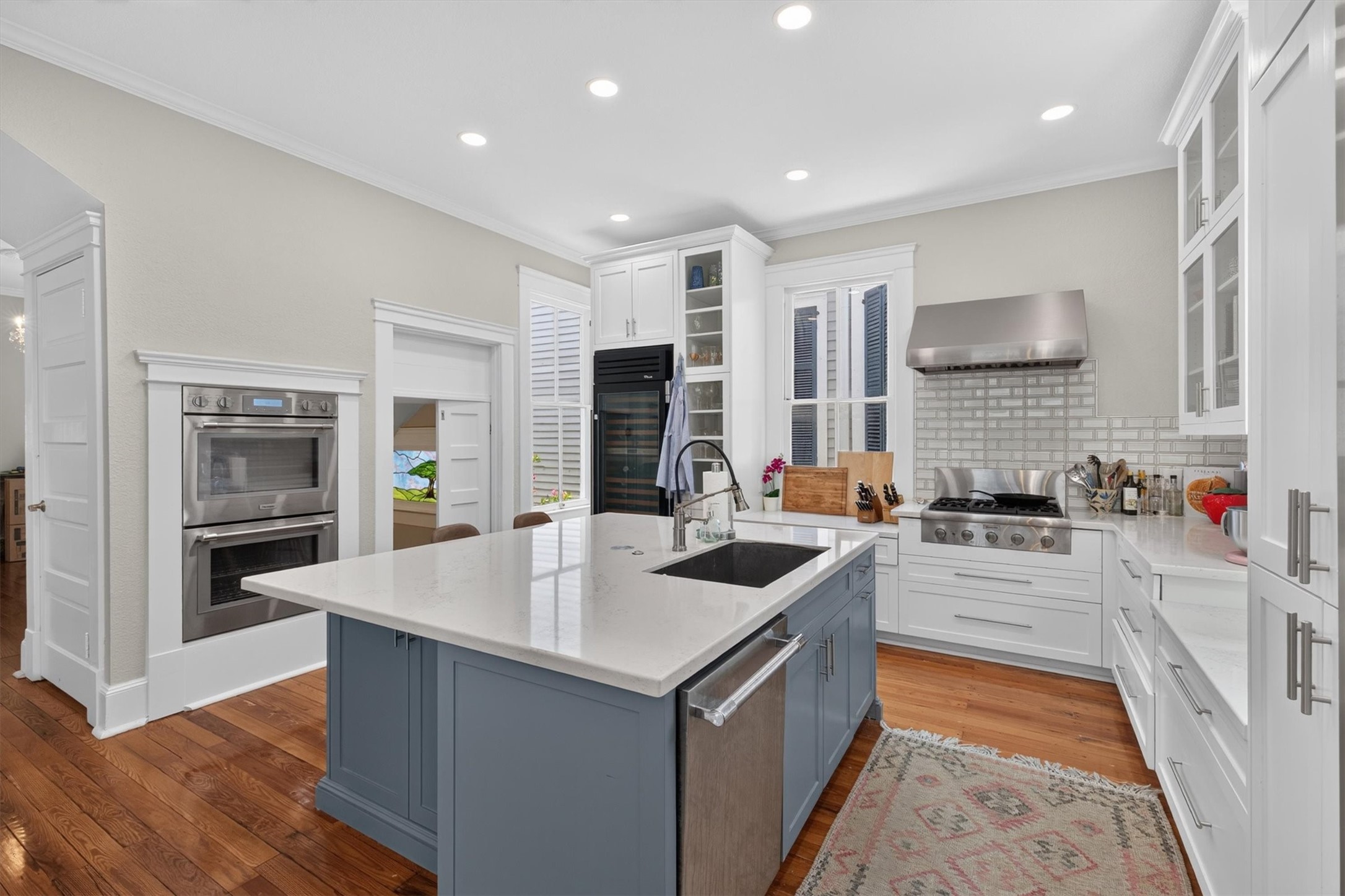 1324 Sealy Street Property Photo 14