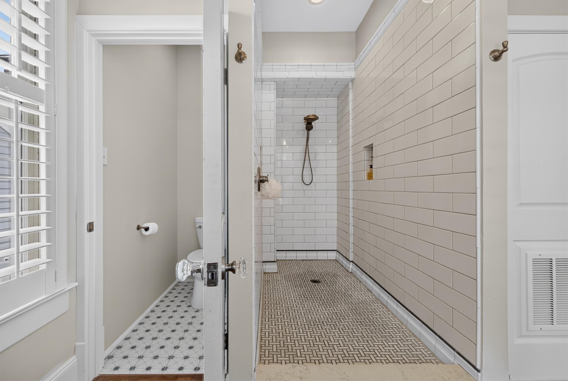 1324 Sealy Street Property Photo 20