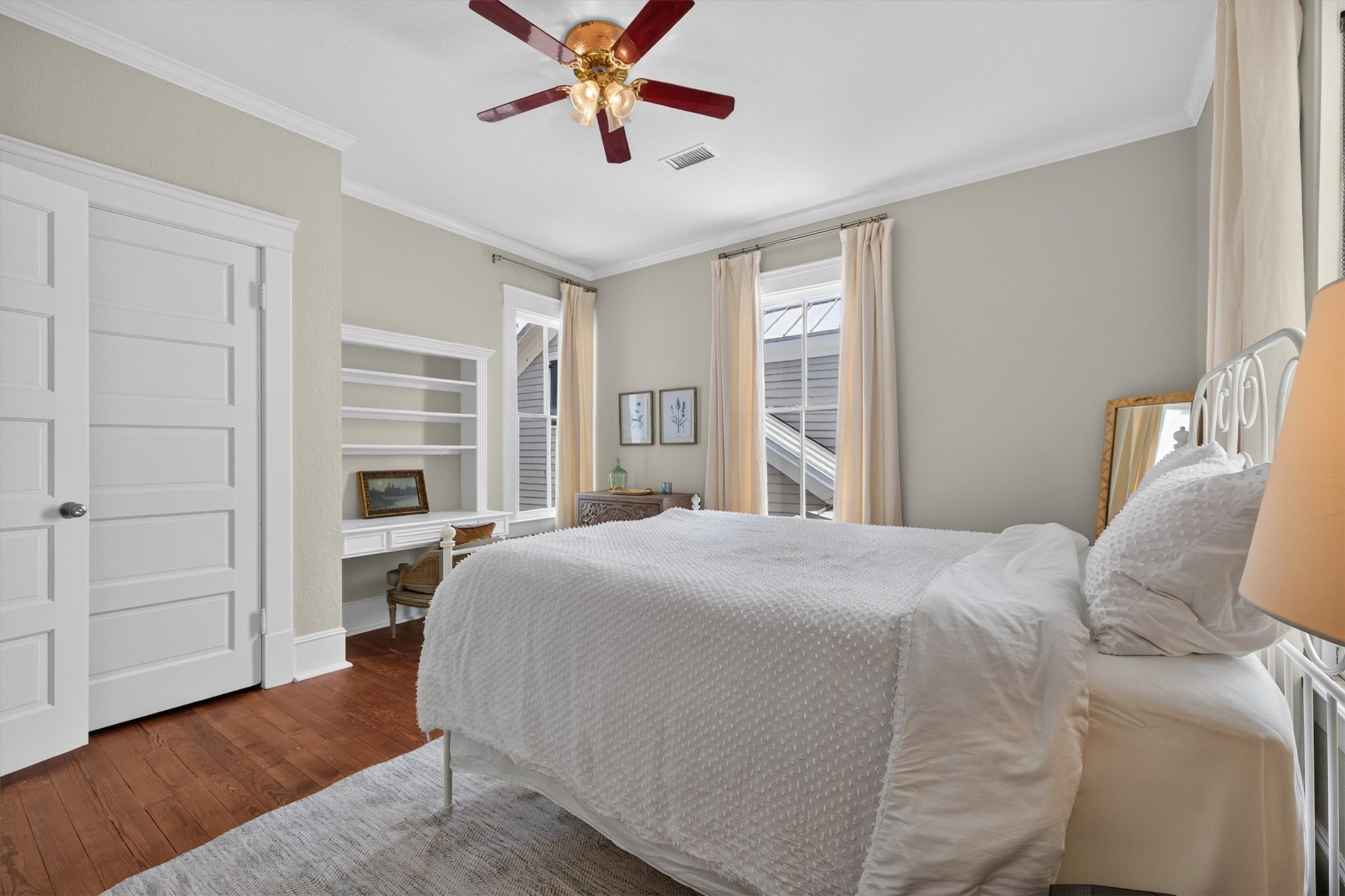 1324 Sealy Street Property Photo 25