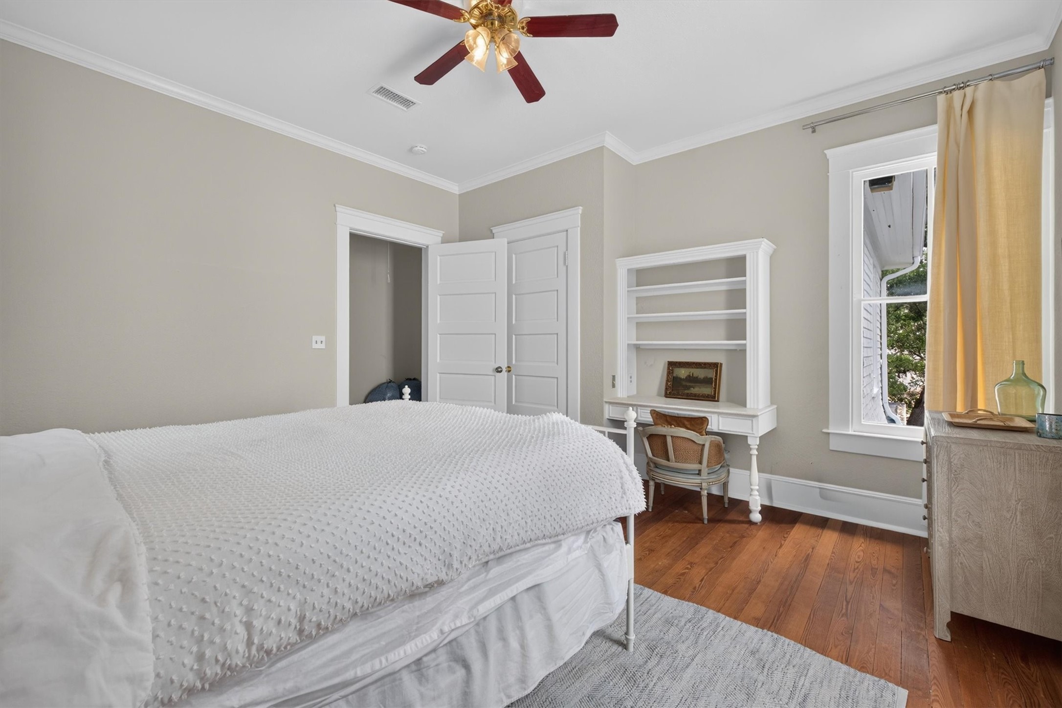 1324 Sealy Street Property Photo 26