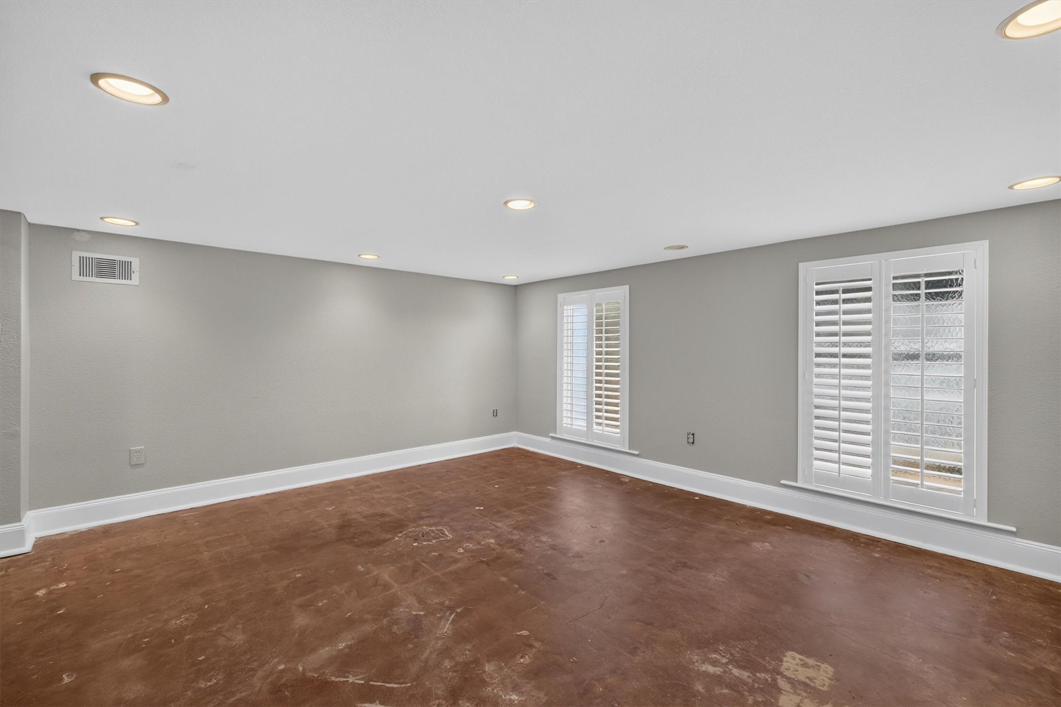 1324 Sealy Street Property Photo 29