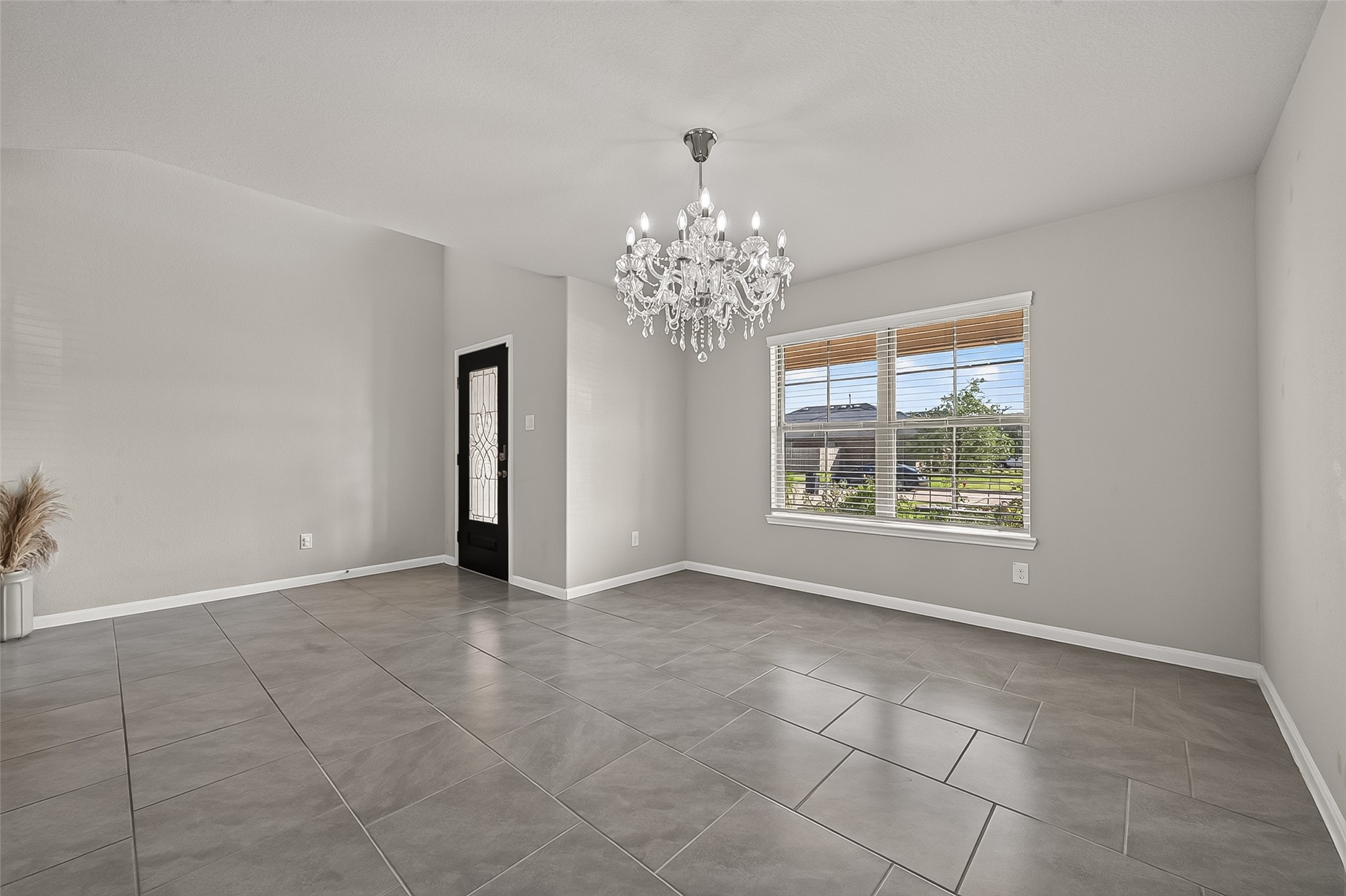 9227 Downing Street Property Photo 10