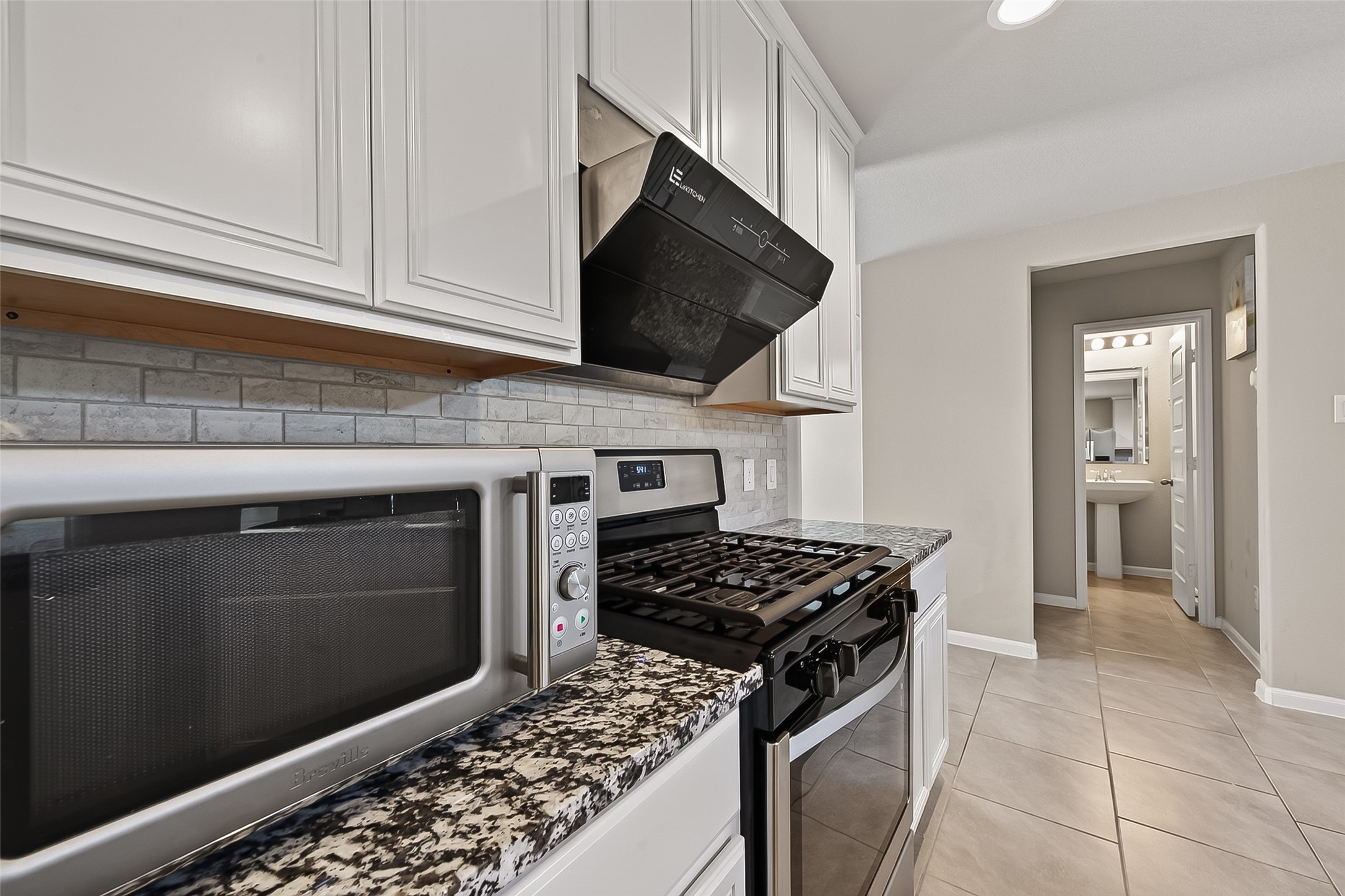 9227 Downing Street Property Photo 17
