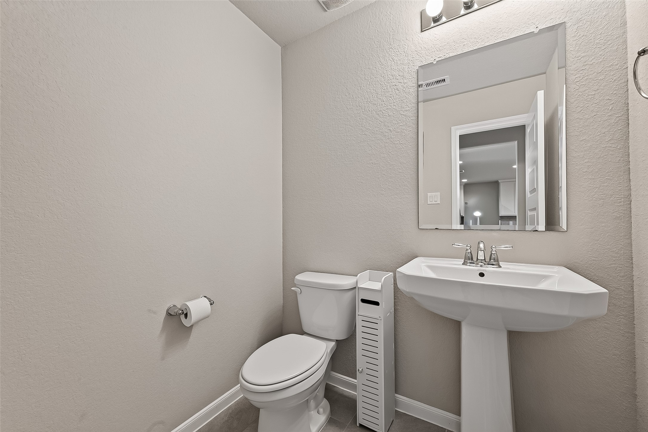 9227 Downing Street Property Photo 20