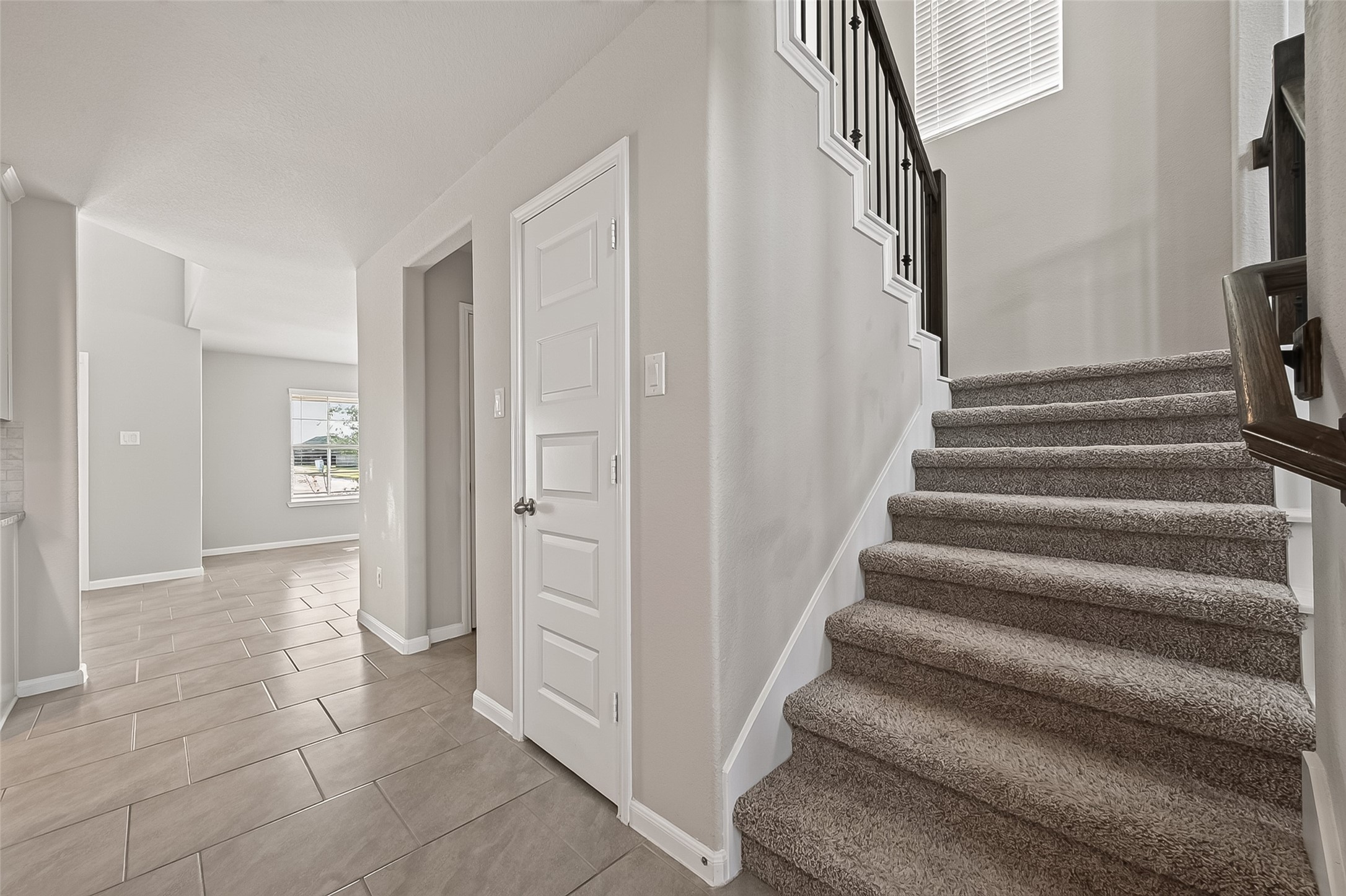 9227 Downing Street Property Photo 27