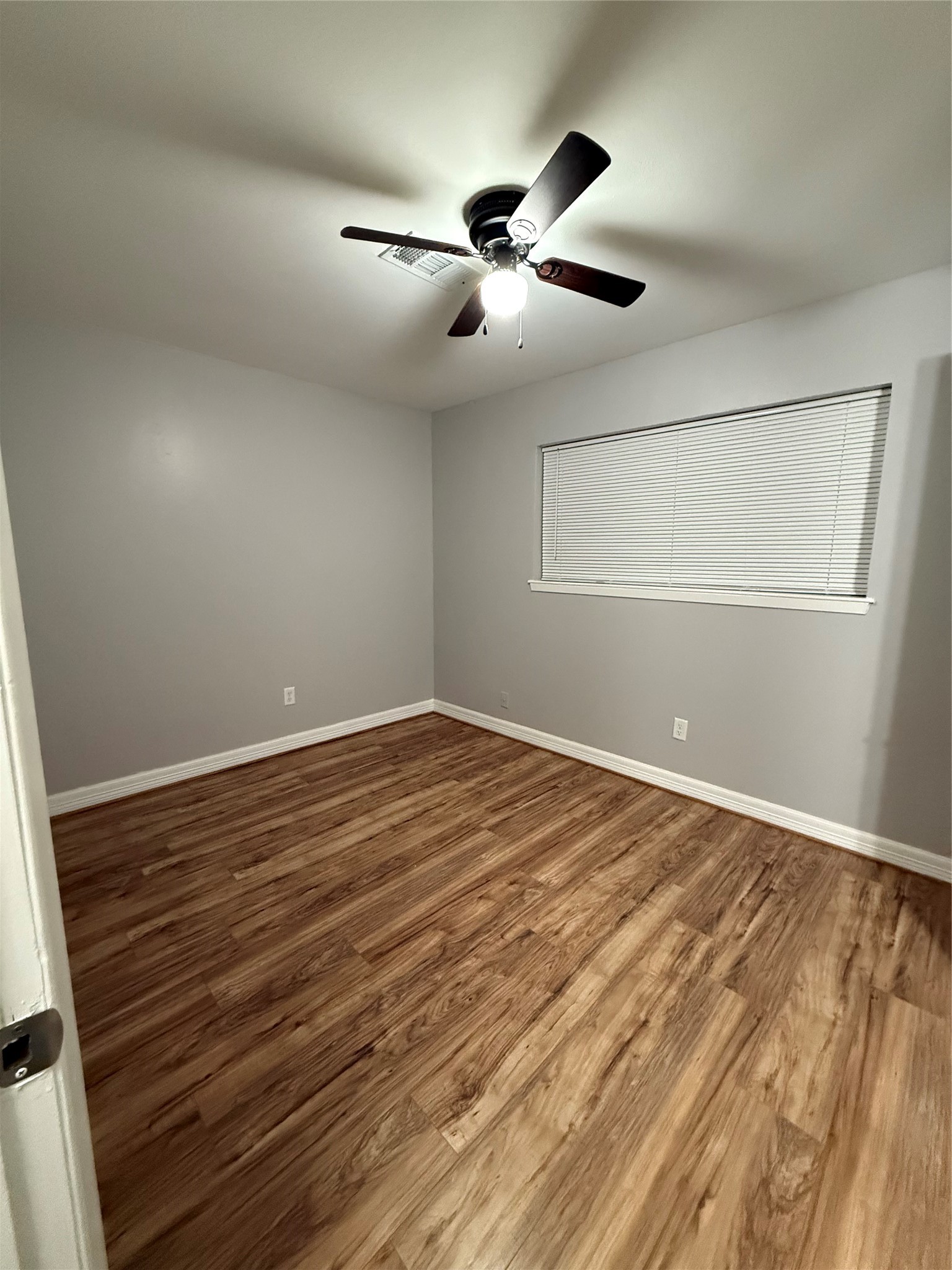 5519 Mendota Lane Property Photo 2