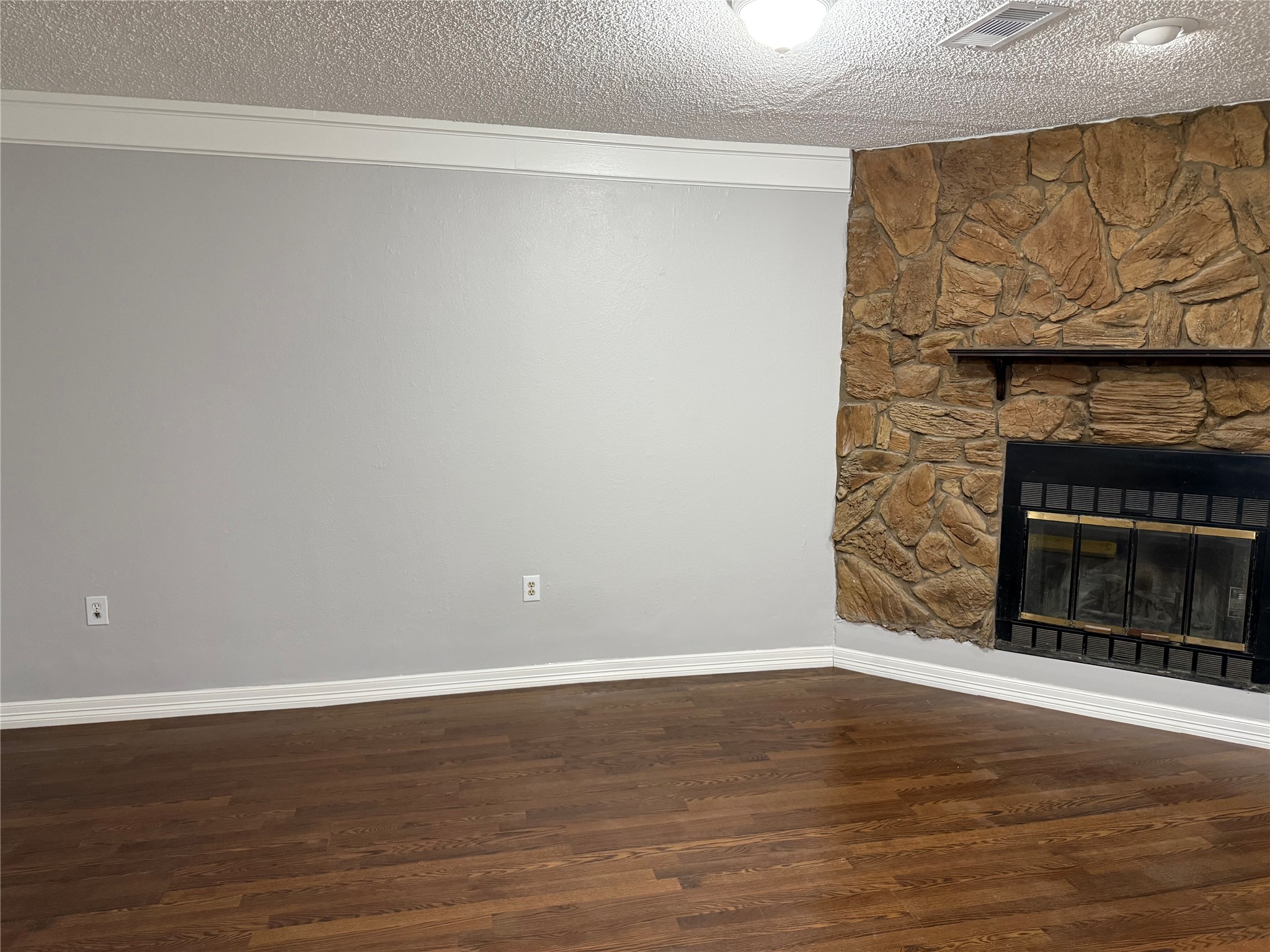 5519 Mendota Lane Property Photo 3