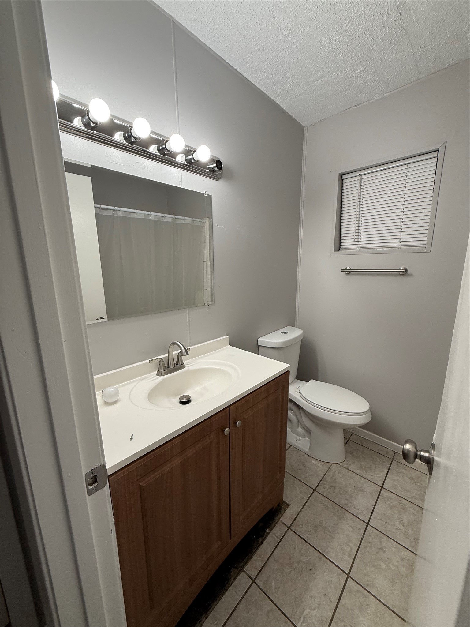5519 Mendota Lane Property Photo 11