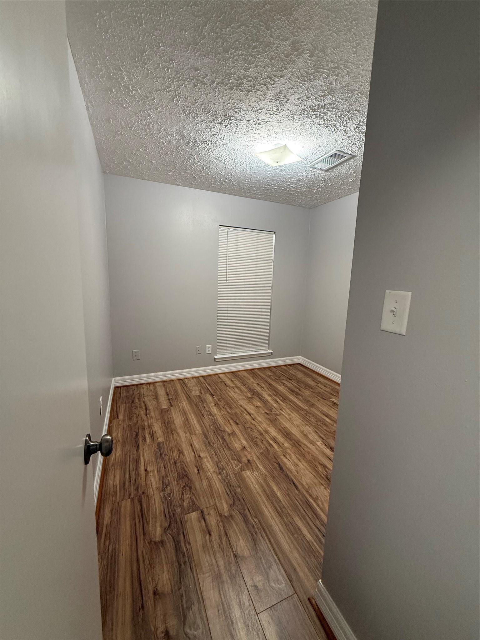5519 Mendota Lane Property Photo 14