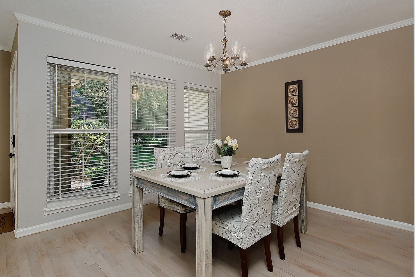99 N Deerfoot Circle Property Photo 4