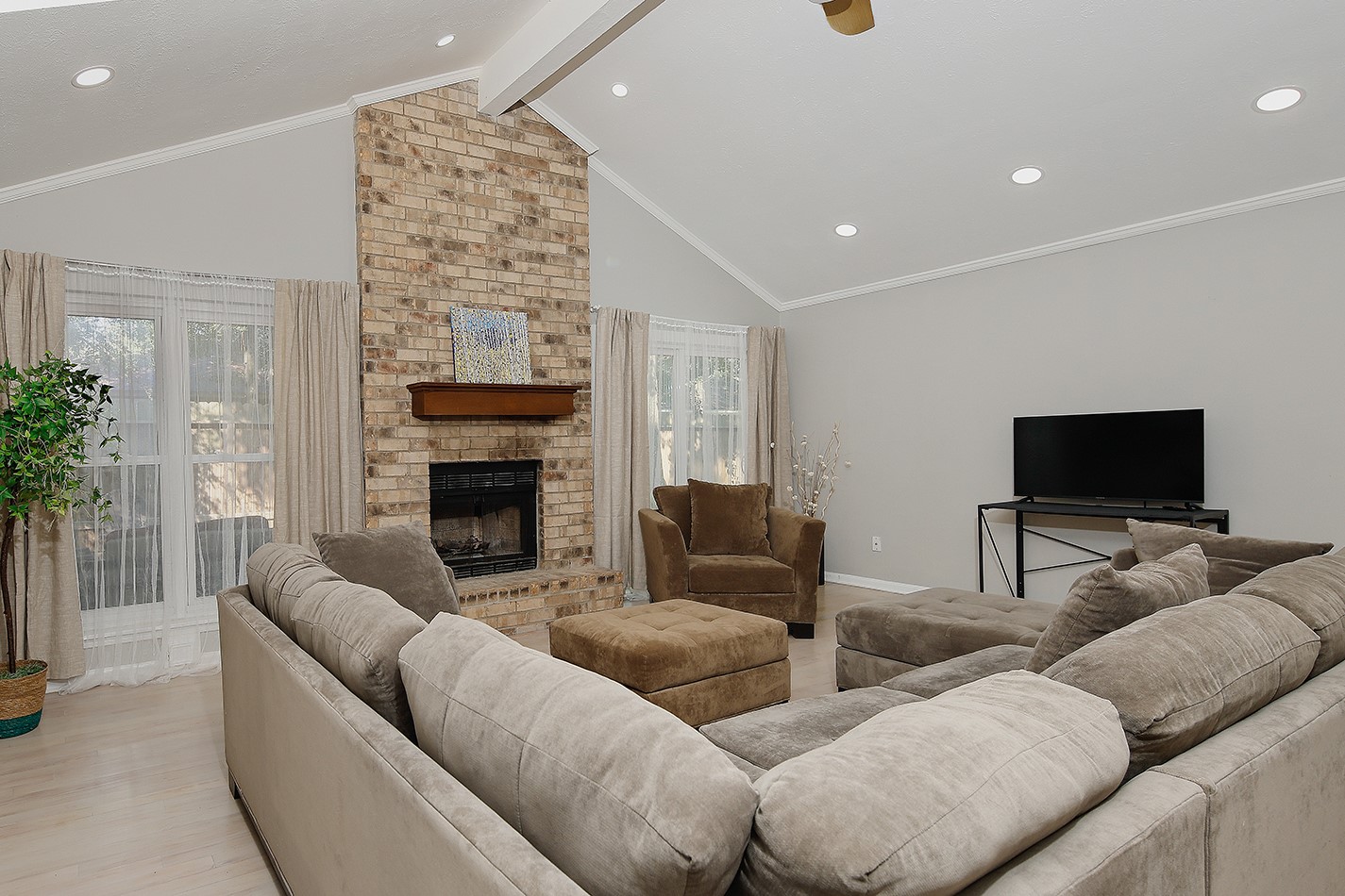 99 N Deerfoot Circle Property Photo 8