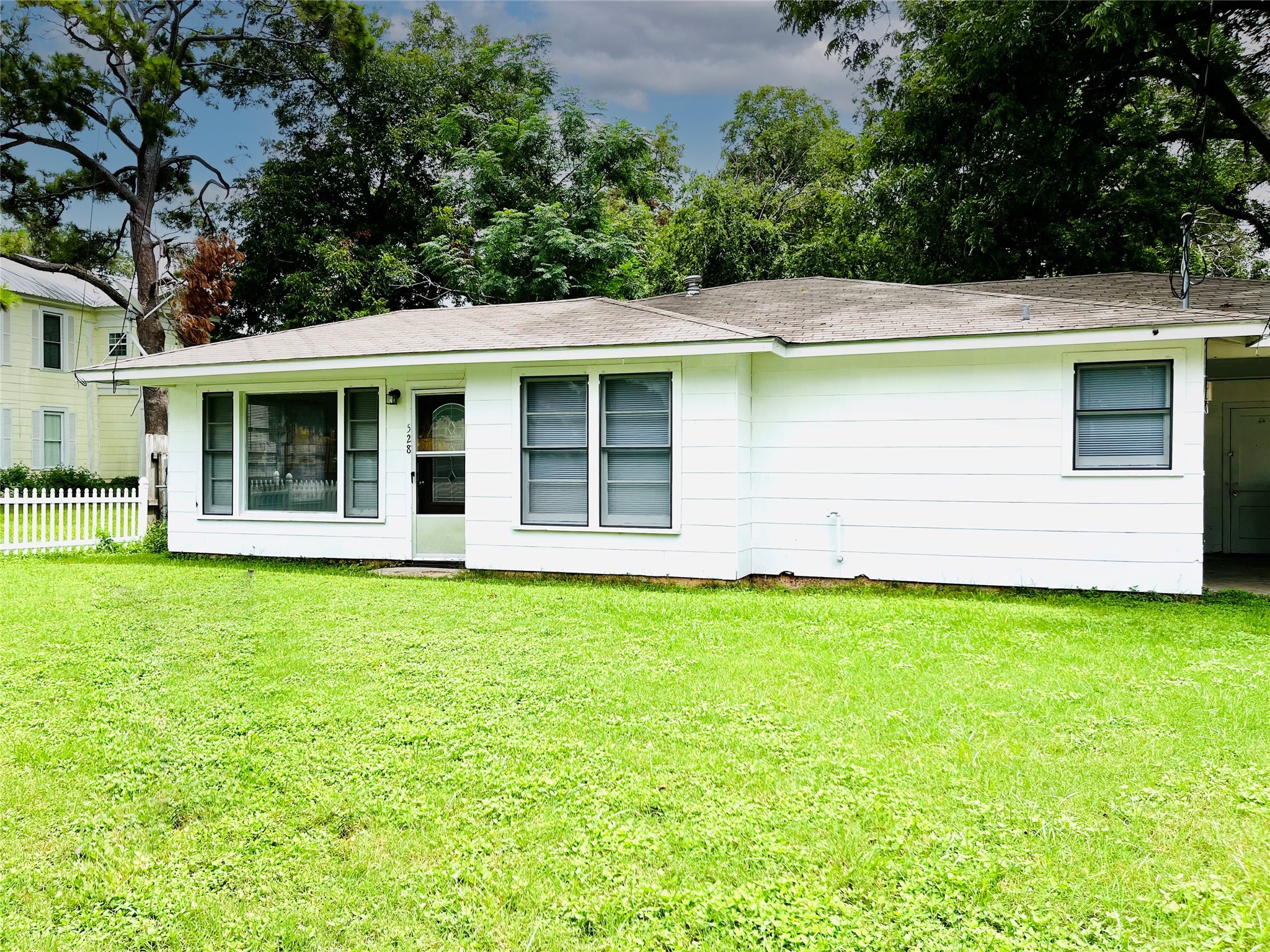 528 E Milam Street Property Photo