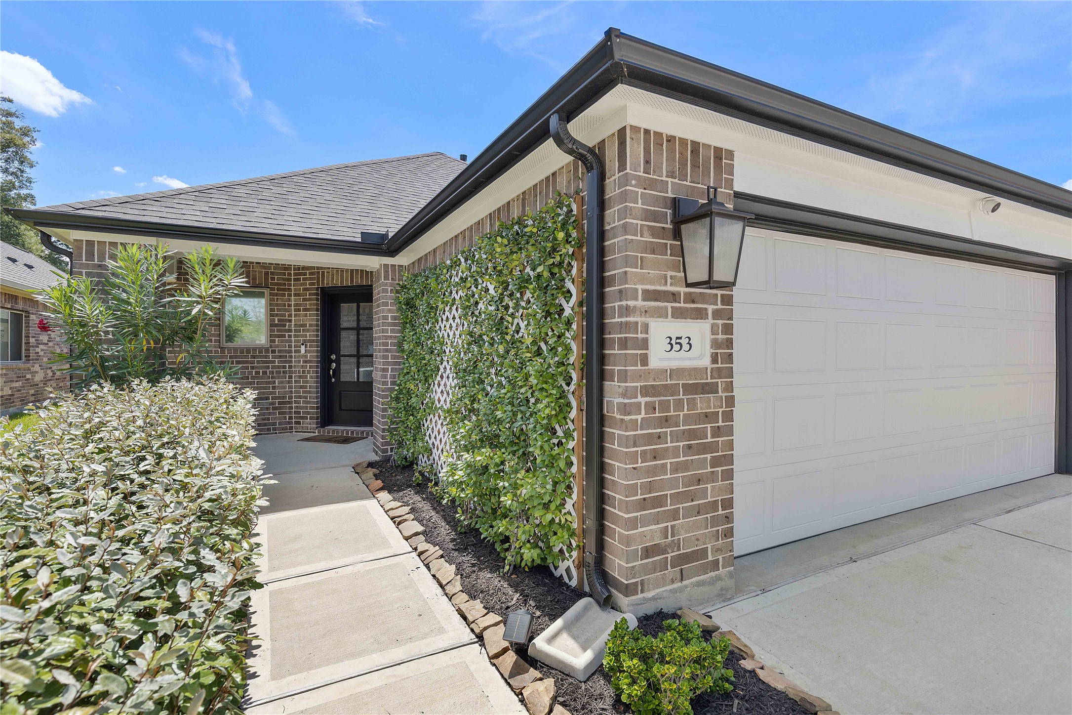 353 Salerio Way Property Photo 2