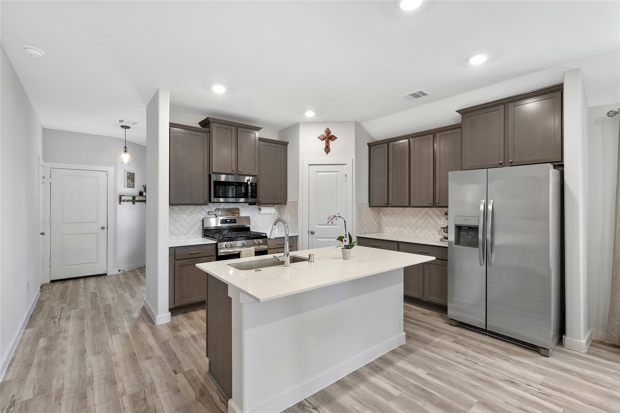 353 Salerio Way Property Photo 15