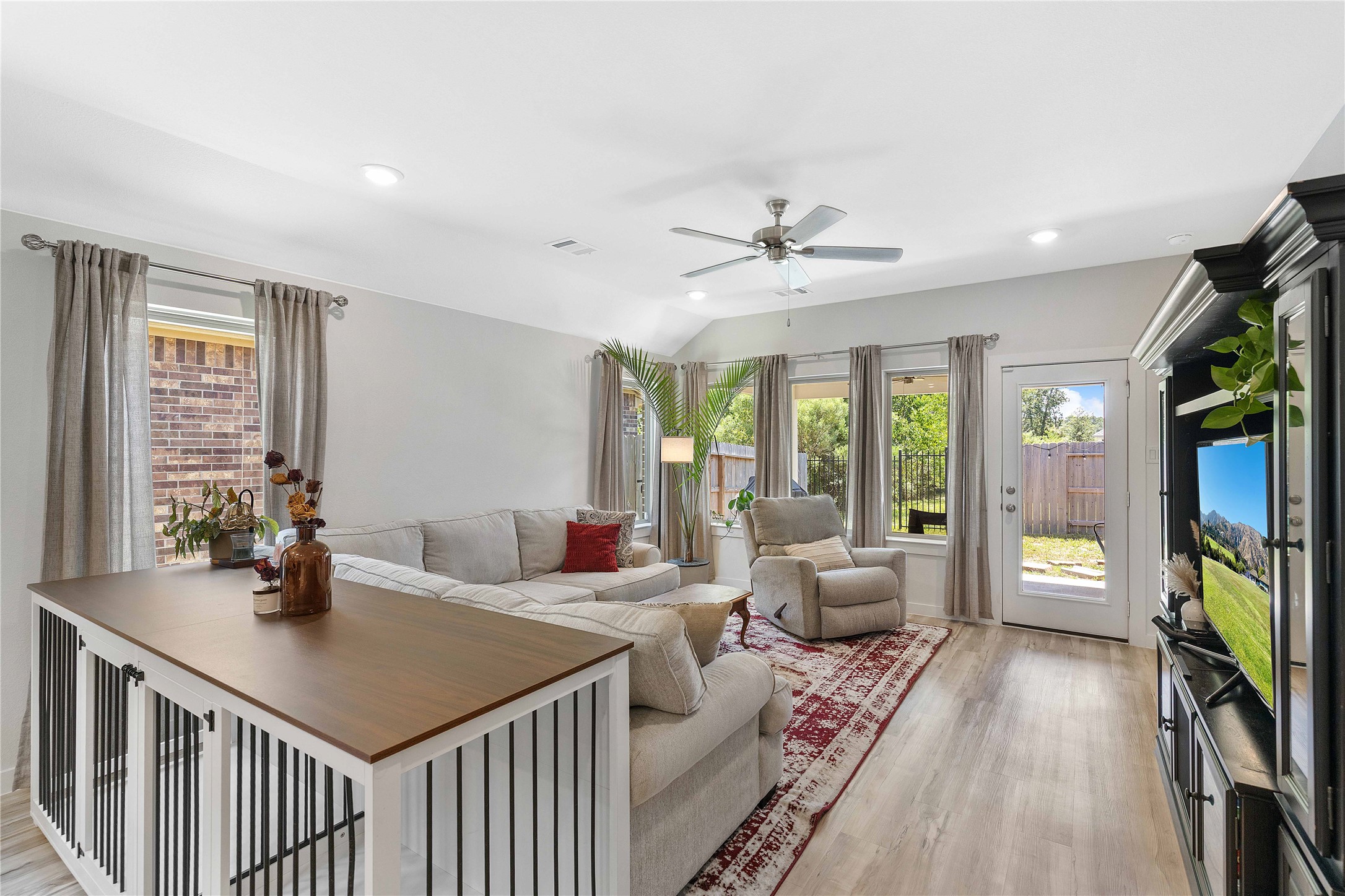 353 Salerio Way Property Photo 18