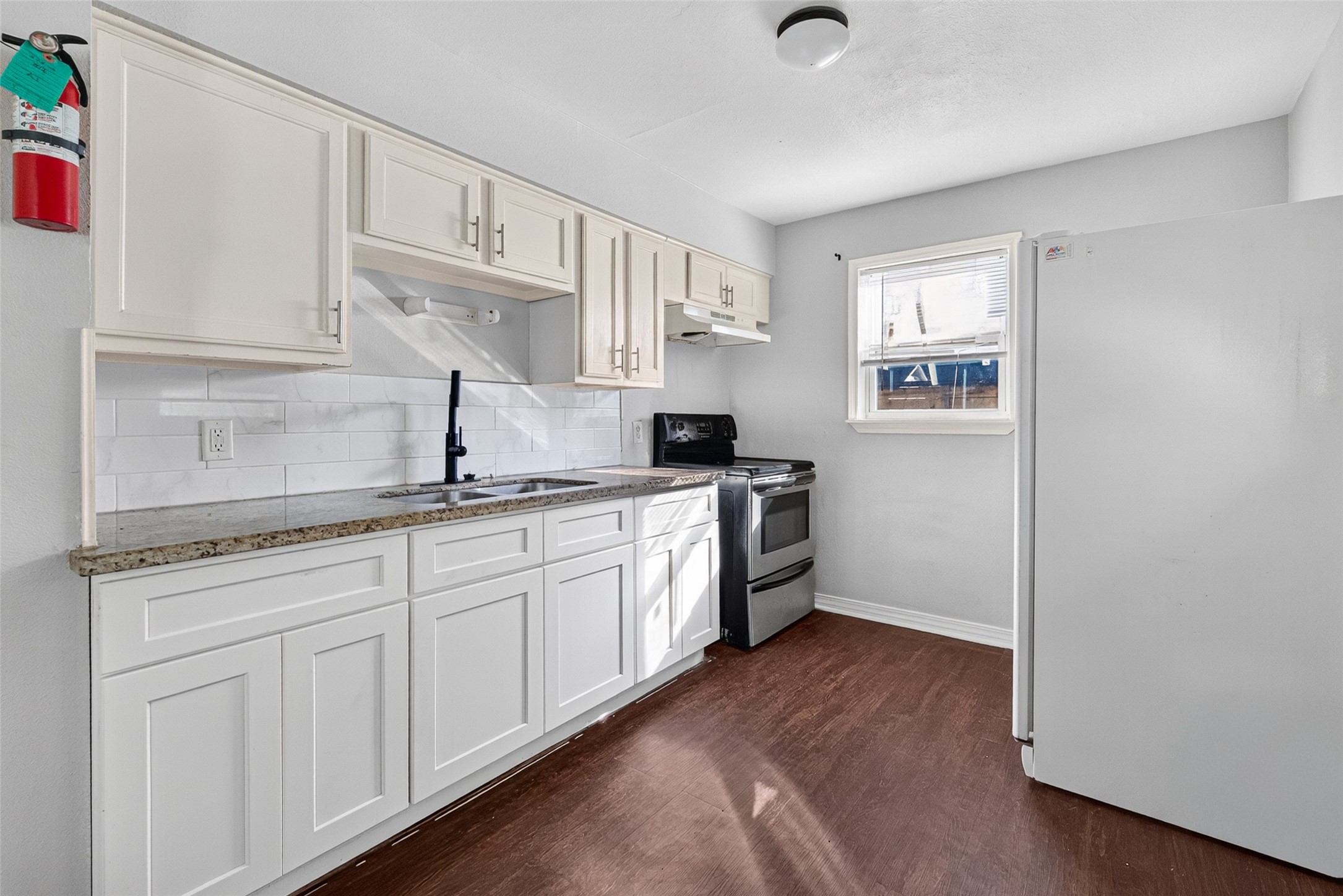 3501 Brewster 10 Property Photo 4
