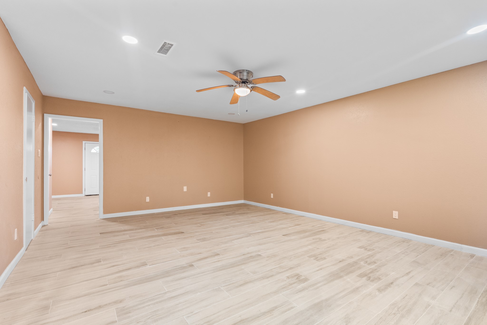 6711 Biggs Court Property Photo 4