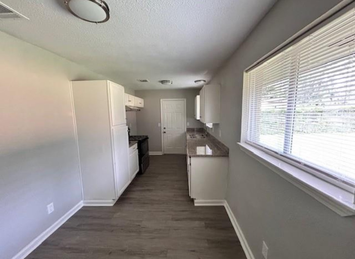 11122 Dalebrook Drive Property Photo 4