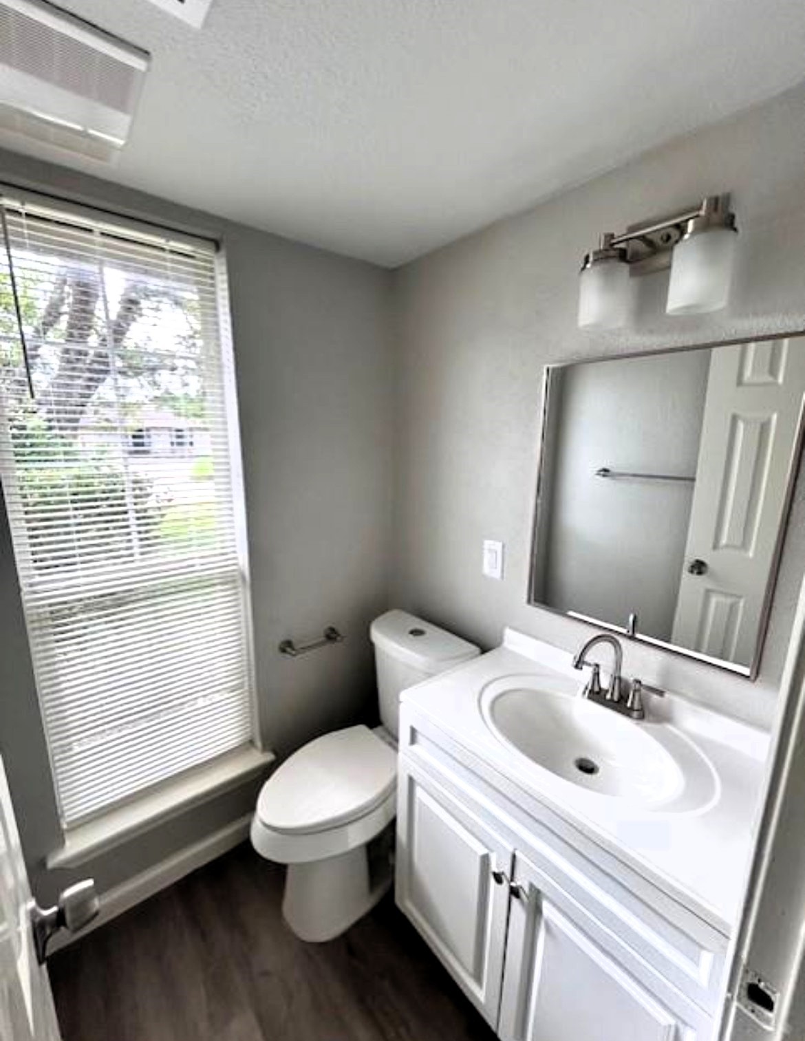 11122 Dalebrook Drive Property Photo 6