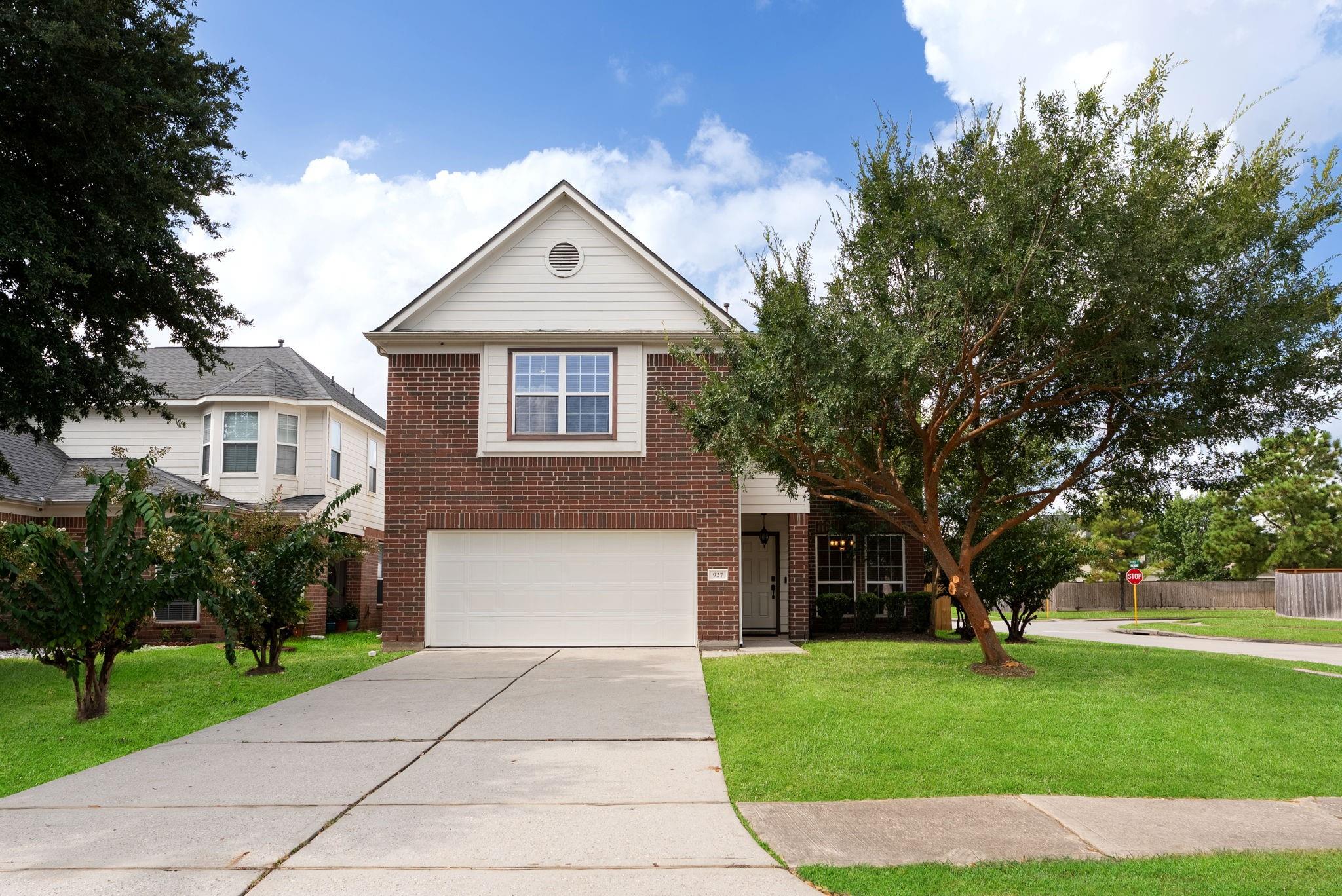 927 Northgate Springs Drive, Spring TX 77373 Property Photo 1