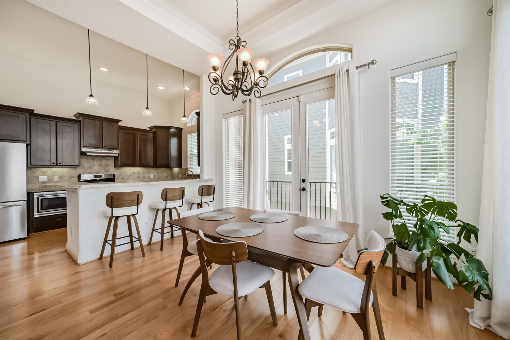 2016 Sabine Street Property Photo 7