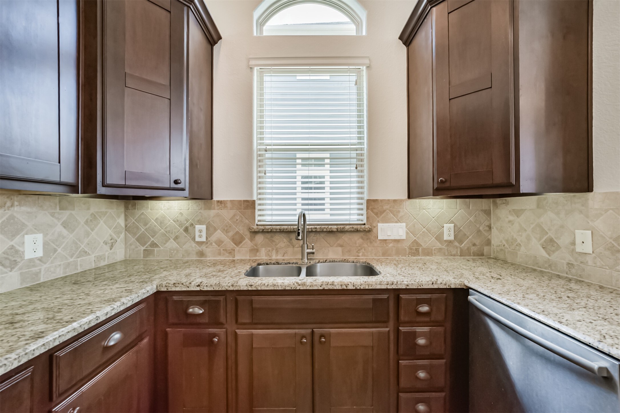 2016 Sabine Street Property Photo 15