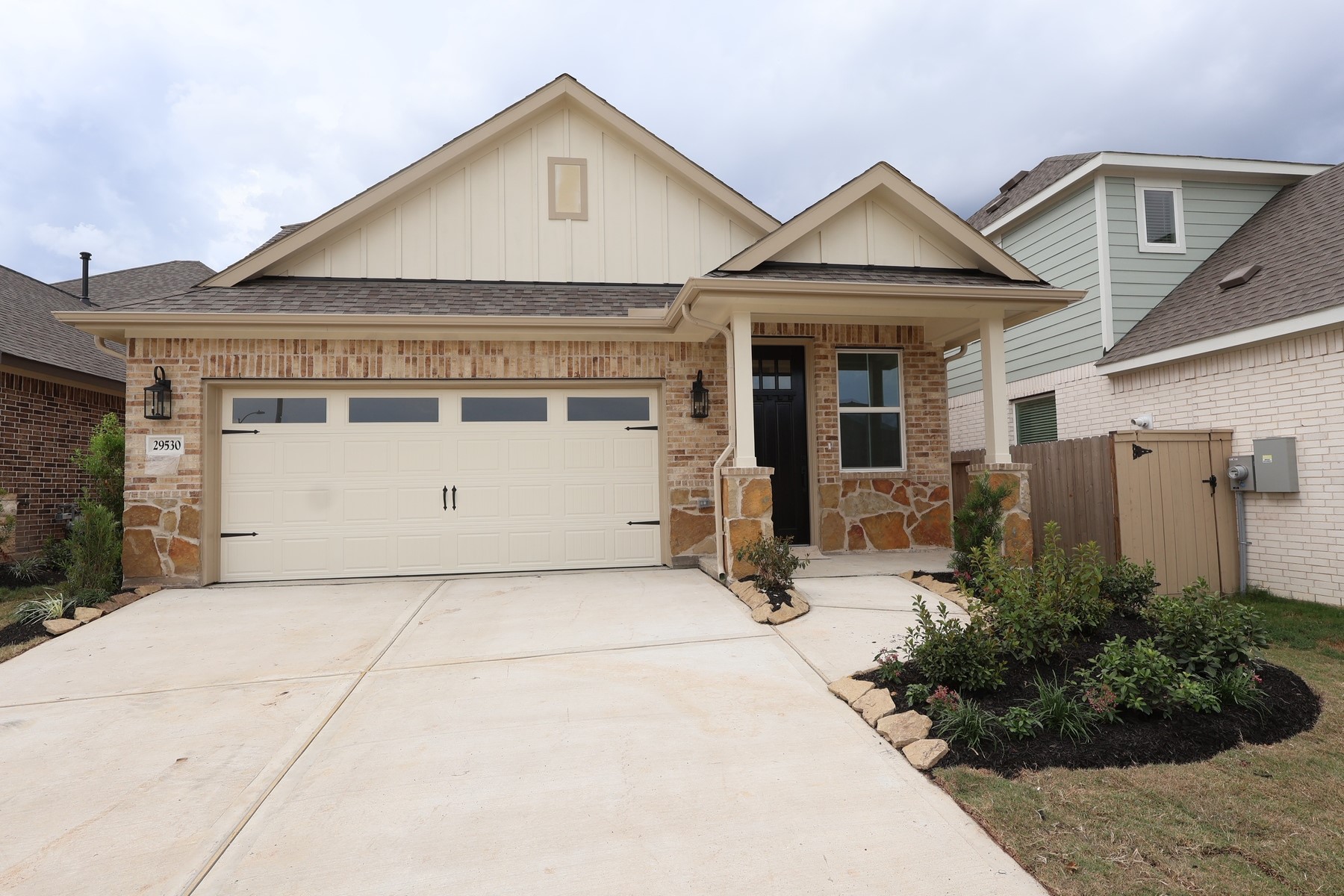 29530 Barnview Drive Property Photo 2