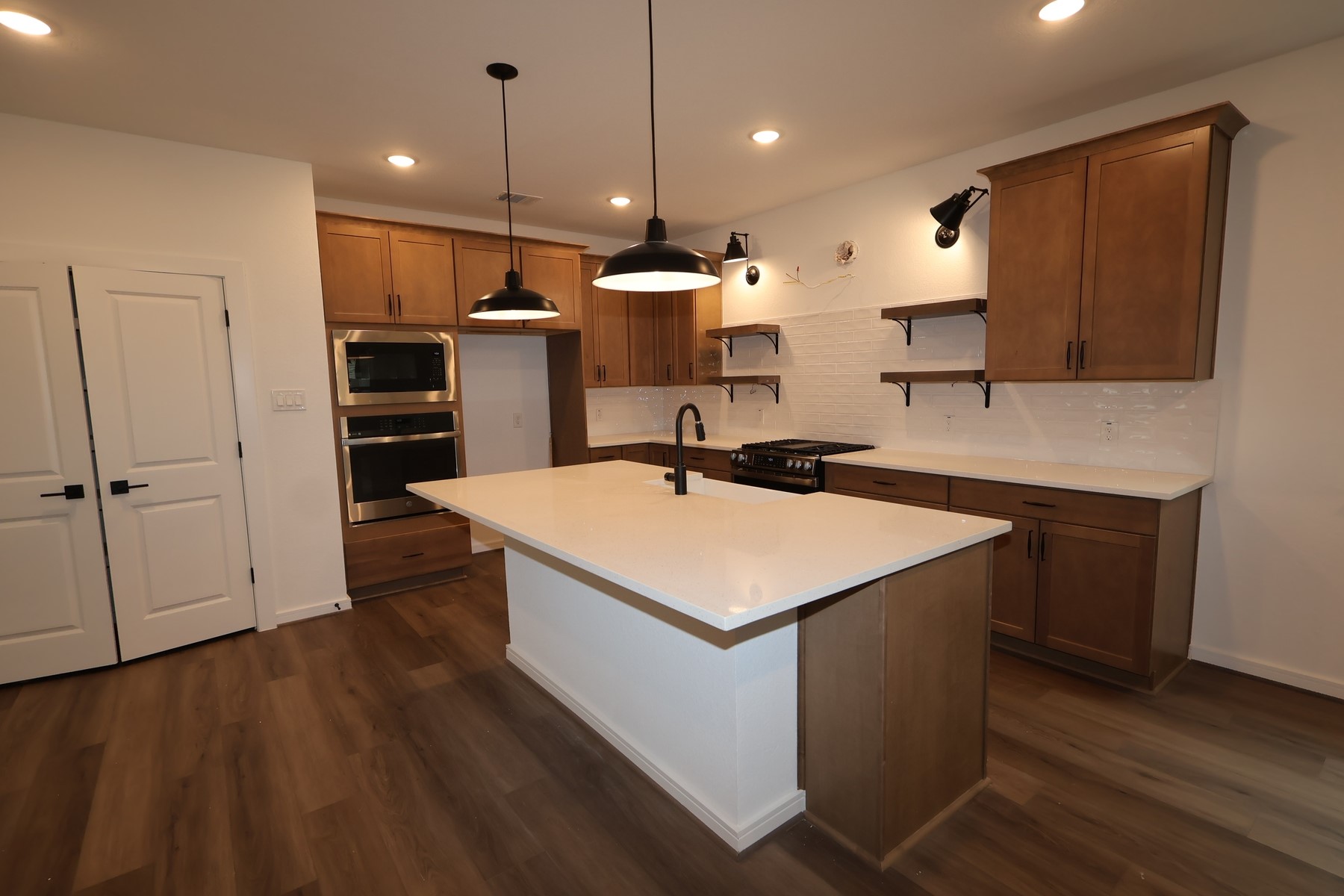 29530 Barnview Drive Property Photo 4
