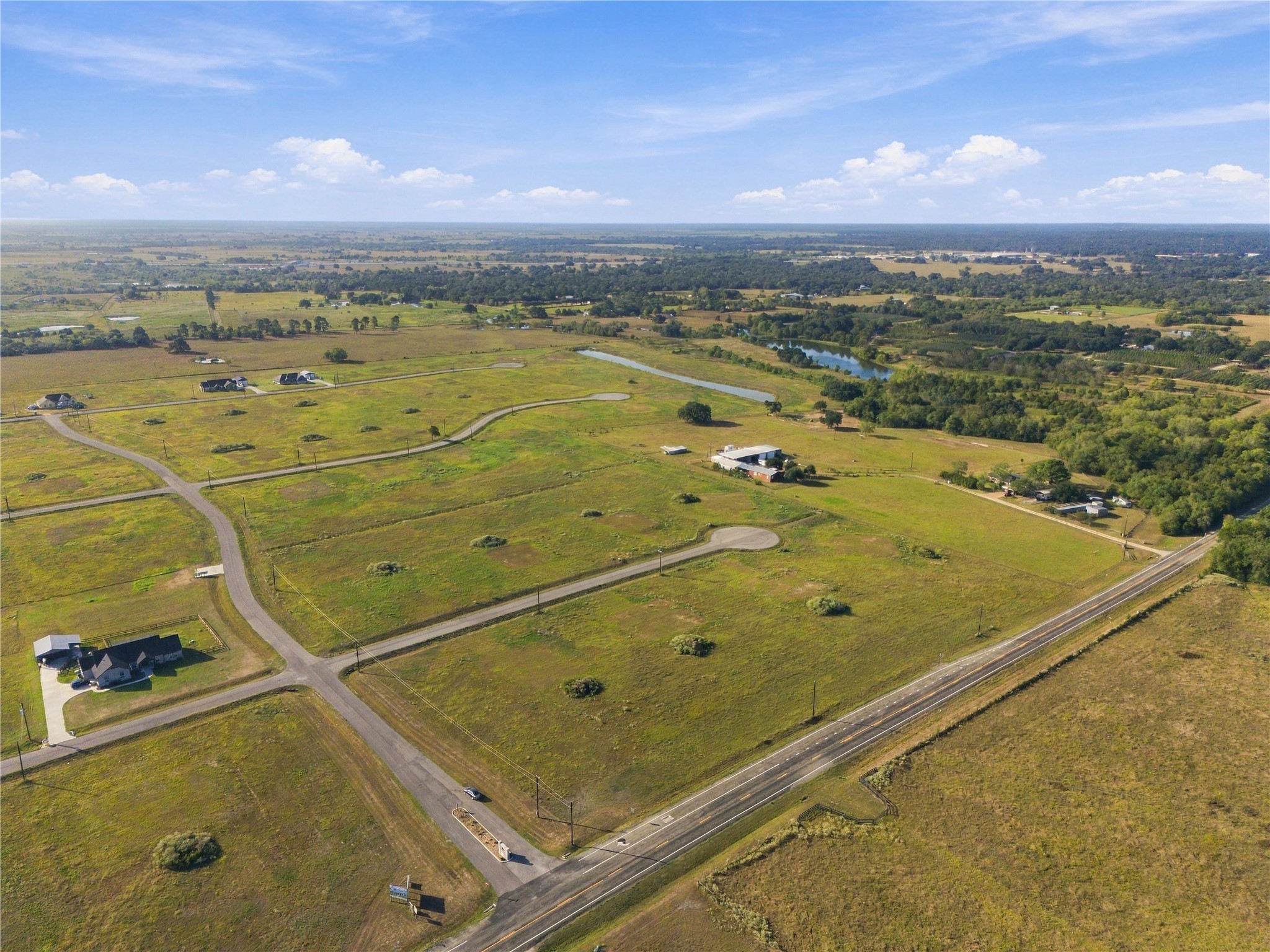 101 Oak Hollow Court Property Photo 2