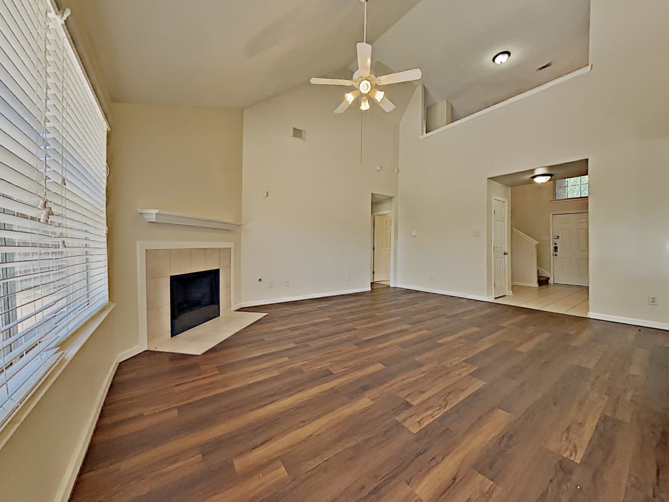 2883 Diamond Bay Drive Property Photo 4